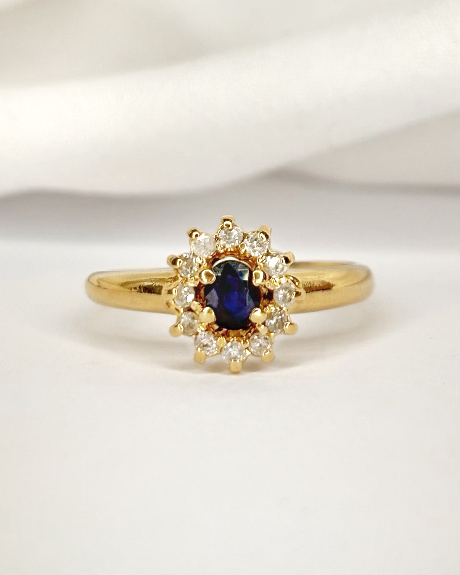 Bague Marguerite Saphir 0.35 carat & Diamants 0.36 carat "Cassandra"