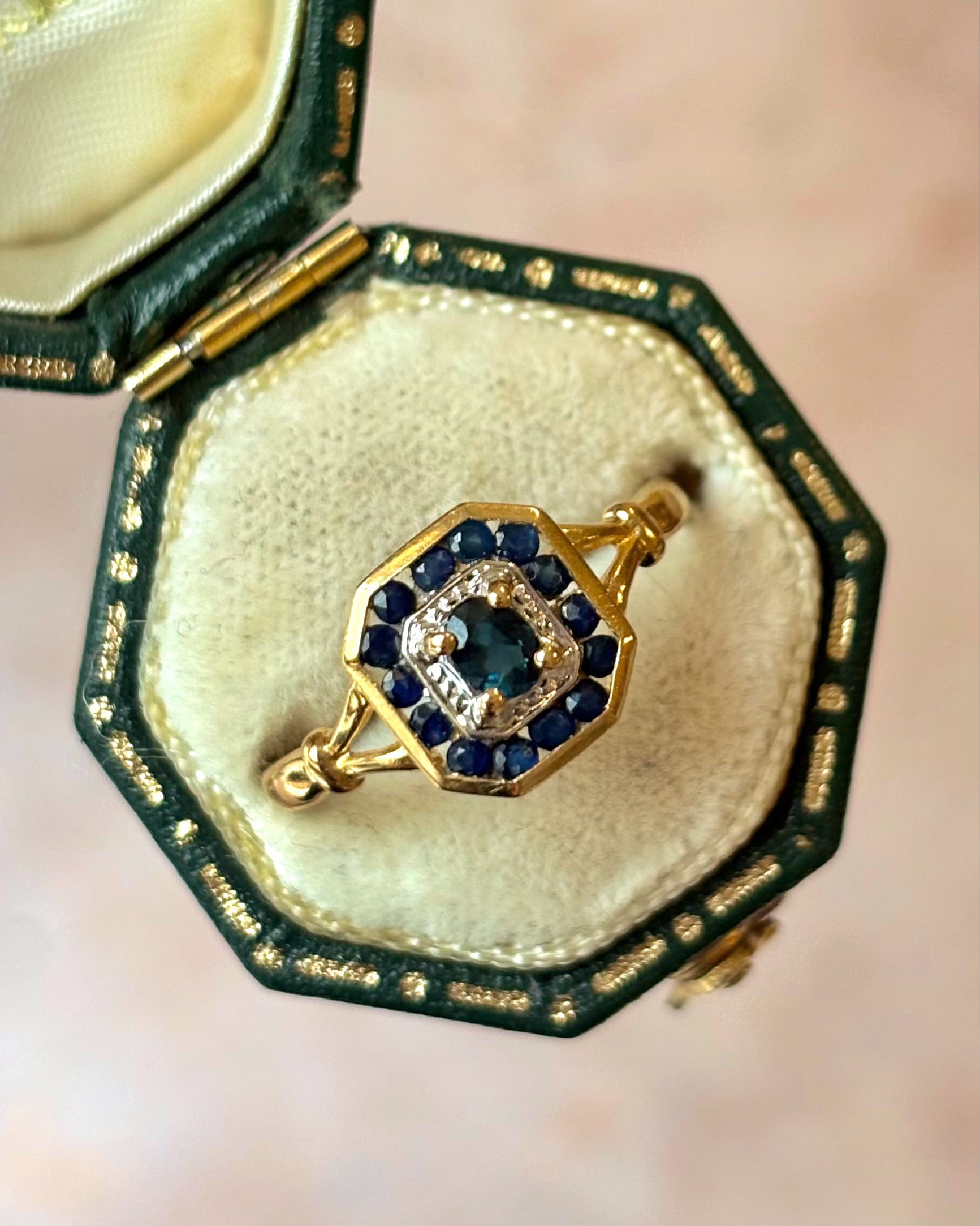 Bague Style Art-Déco Saphirs 0.57 carat "Annaelle"