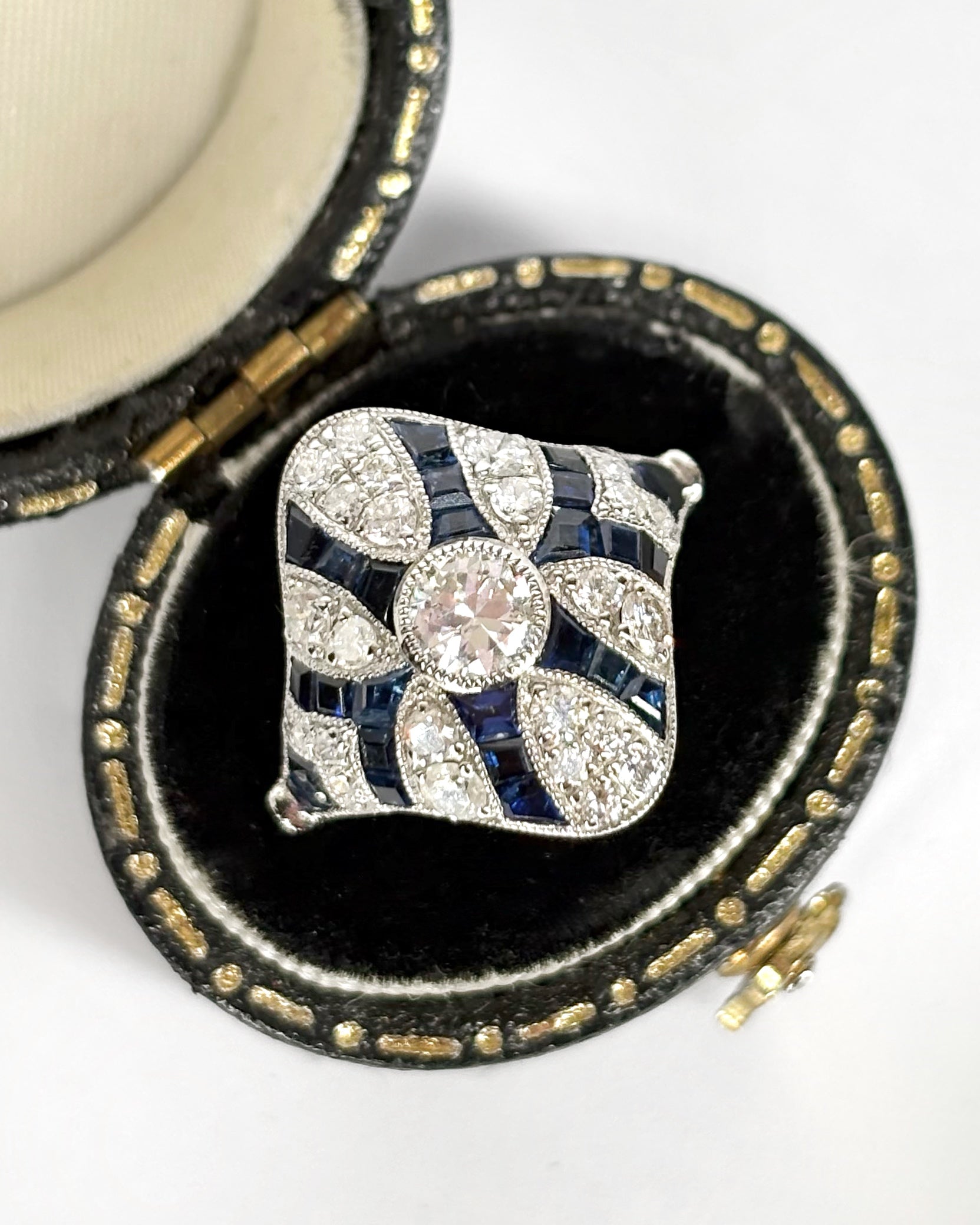 Bague Style Art-Déco Saphirs 0.40 carat & Diamants 0.86 carat "Cécile"