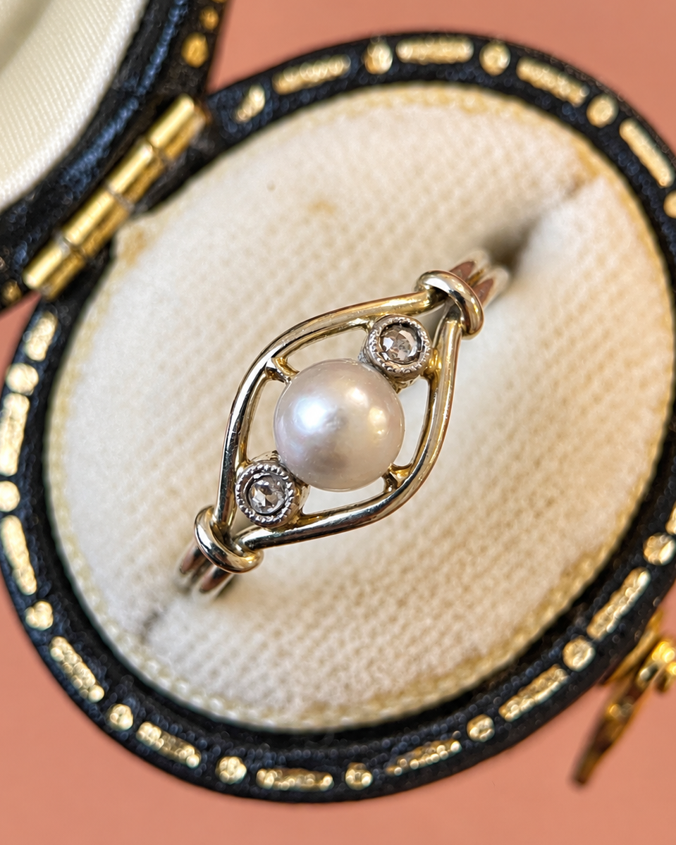 Art Deco Pearl & Diamond Ring "Helene"