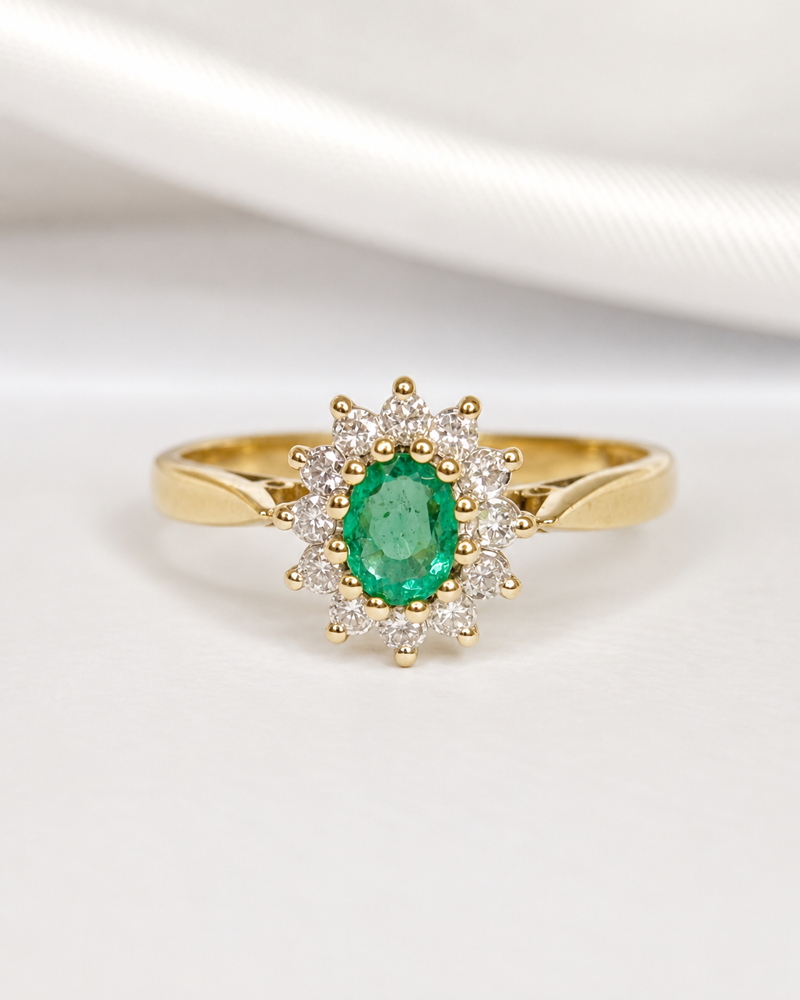 Emerald & Diamond Daisy Ring "Agnes"