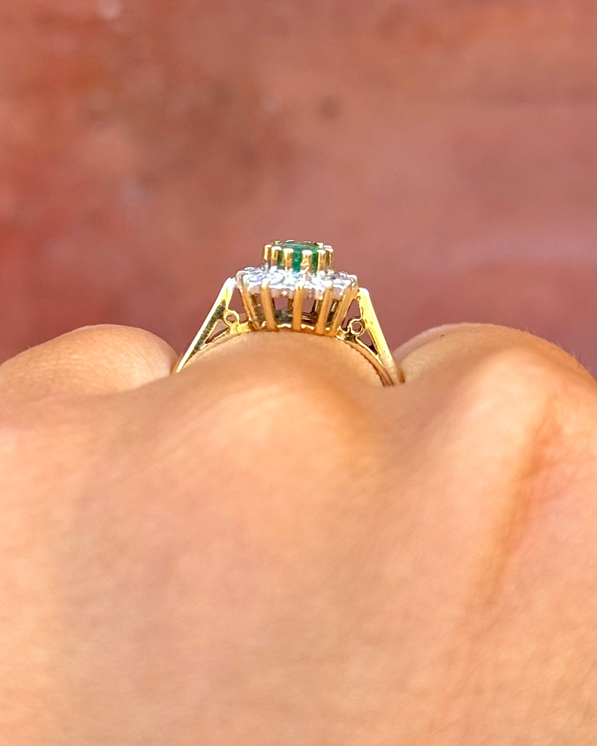 Emerald & Diamond Daisy Ring "Agnes"