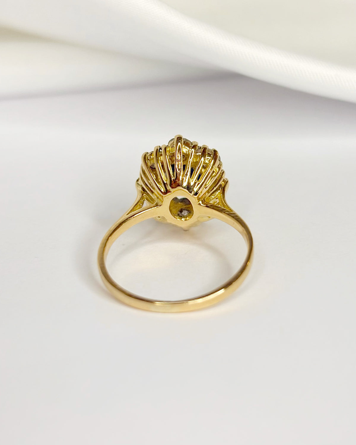 Bague Marguerite Saphir 1.60 carat & Diamants 0.80 carat "Laurence"