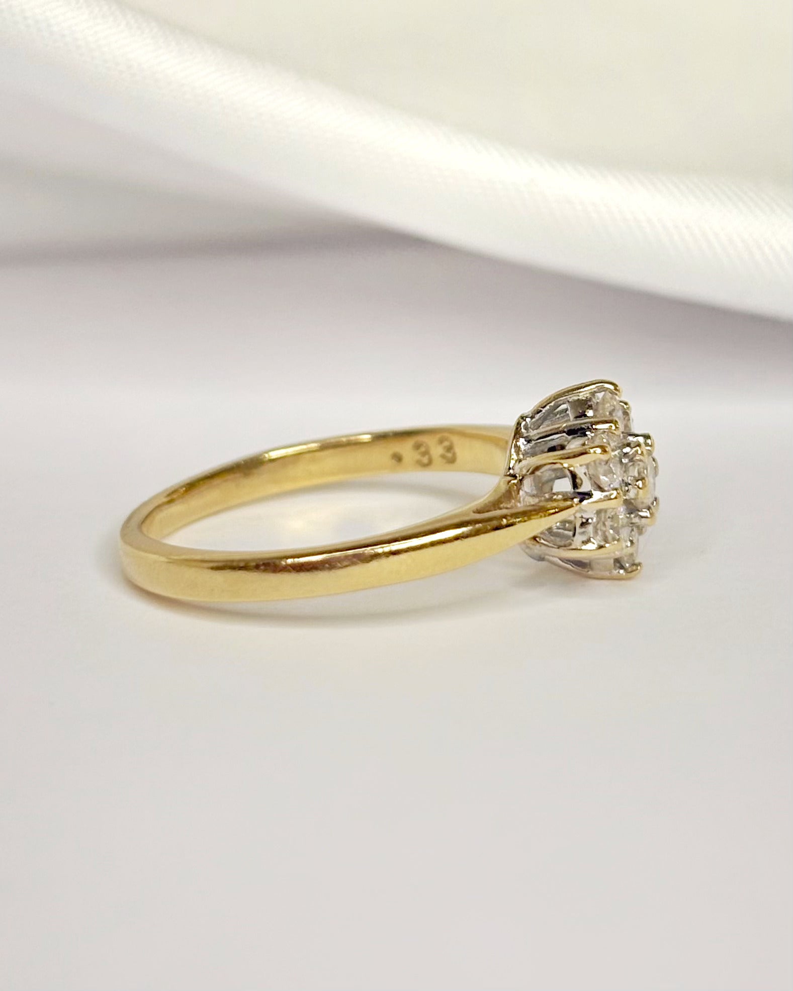 0.33-Carat Diamond Daisy Ring "Jonathan"