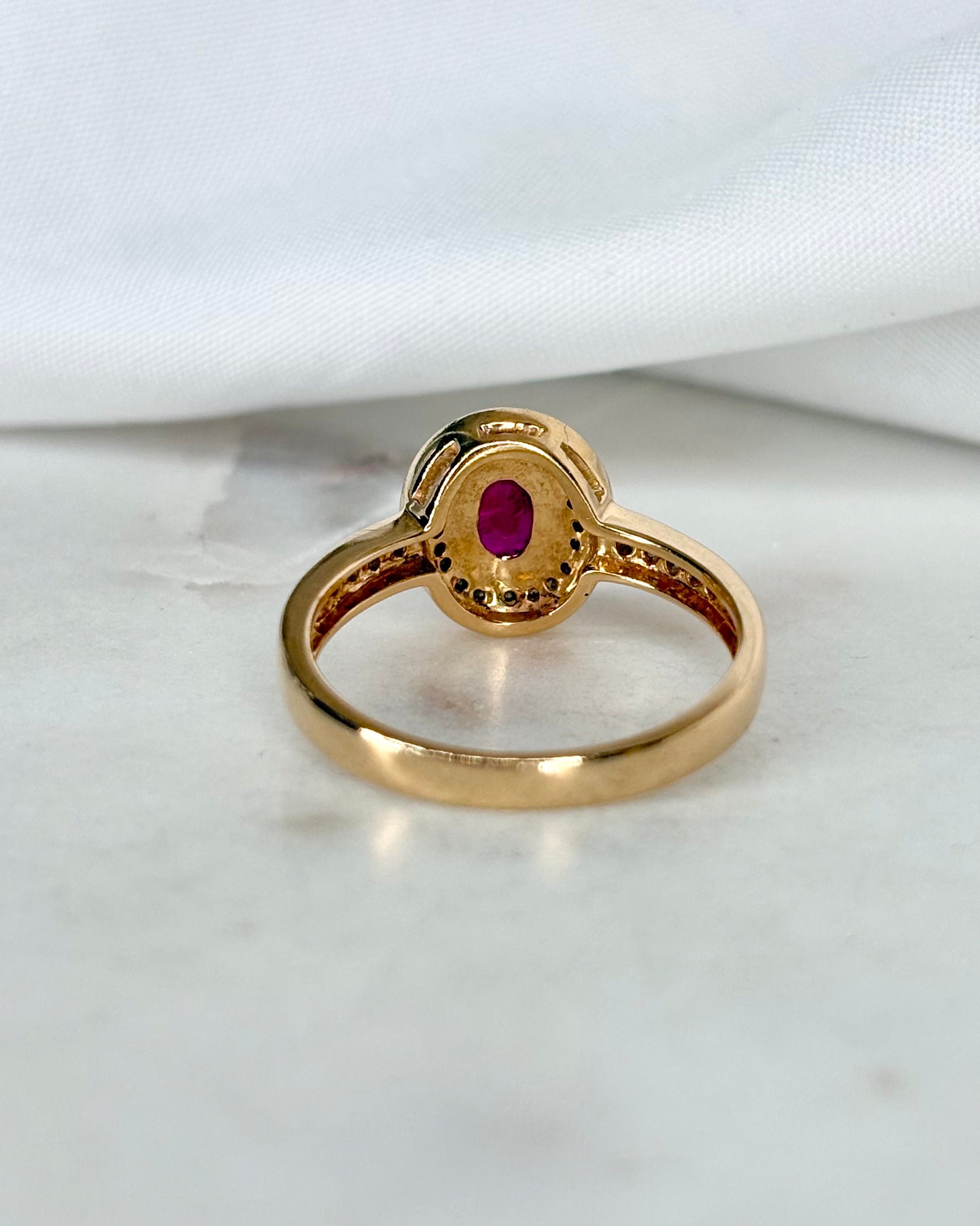Bague Marguerite Art Déco Rubis 0.80 carat & Diamants 0.44 carat "Carmen"