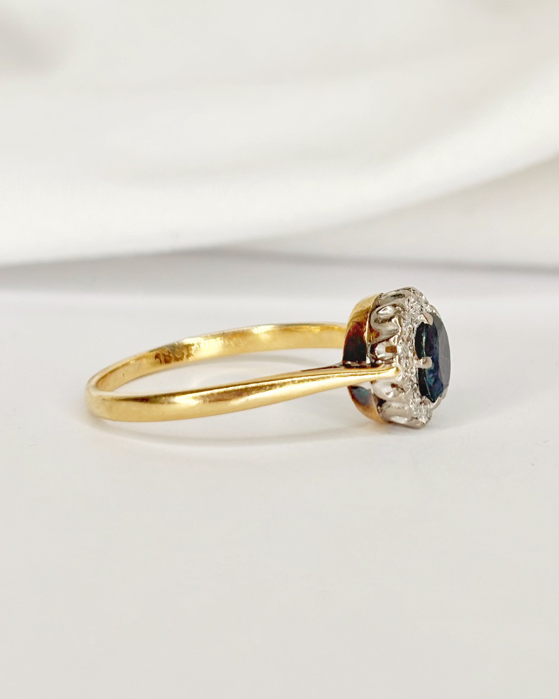Bague Marguerite Saphir 0.50 carat & Diamants "Alba"