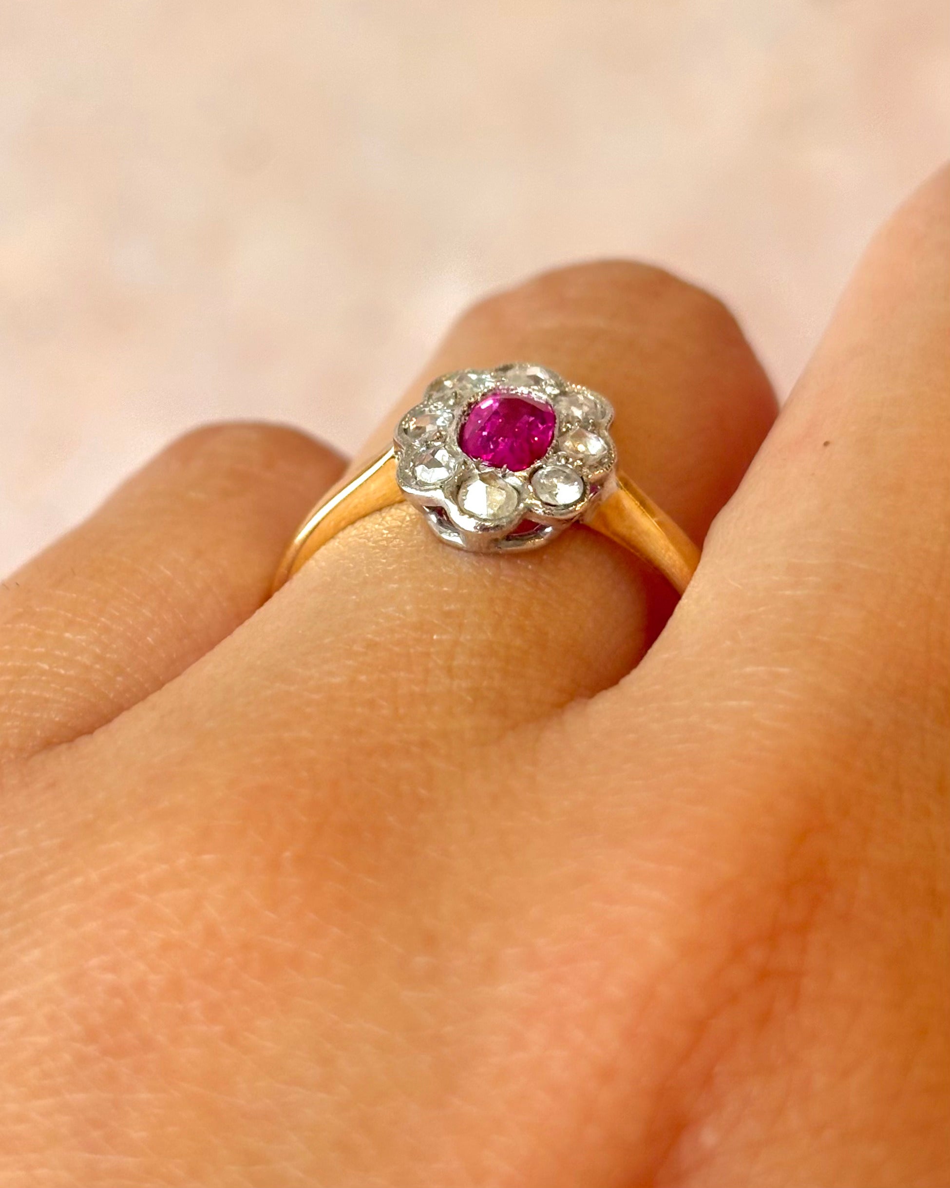 Bague Marguerite Art-Déco Saphir Rose 0.40 carat & Diamants 0.24 carat "Naia"