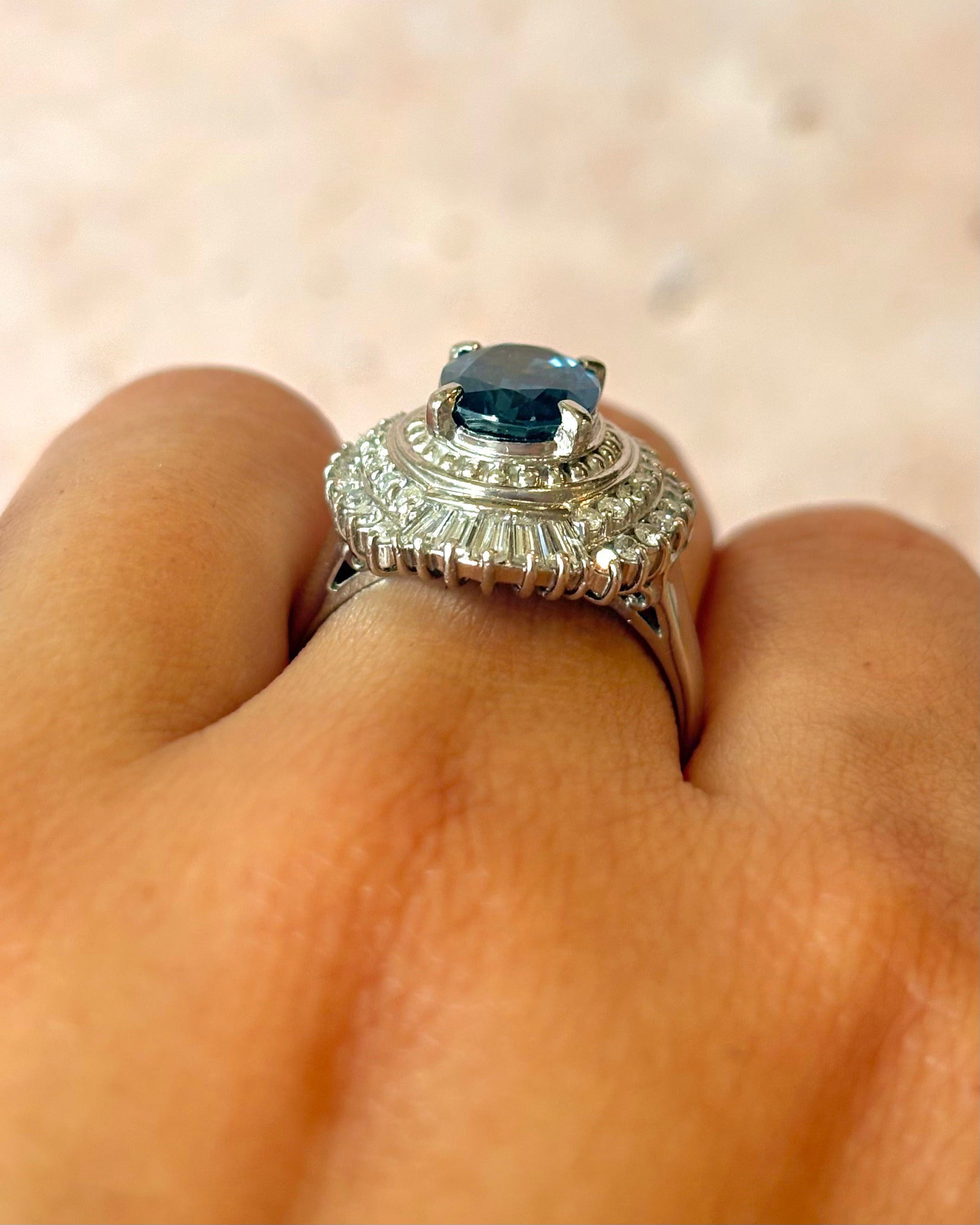 Bague Marguerite Saphir 2.44 carats & Diamants 0.63 carat 9.12g "Irèna"