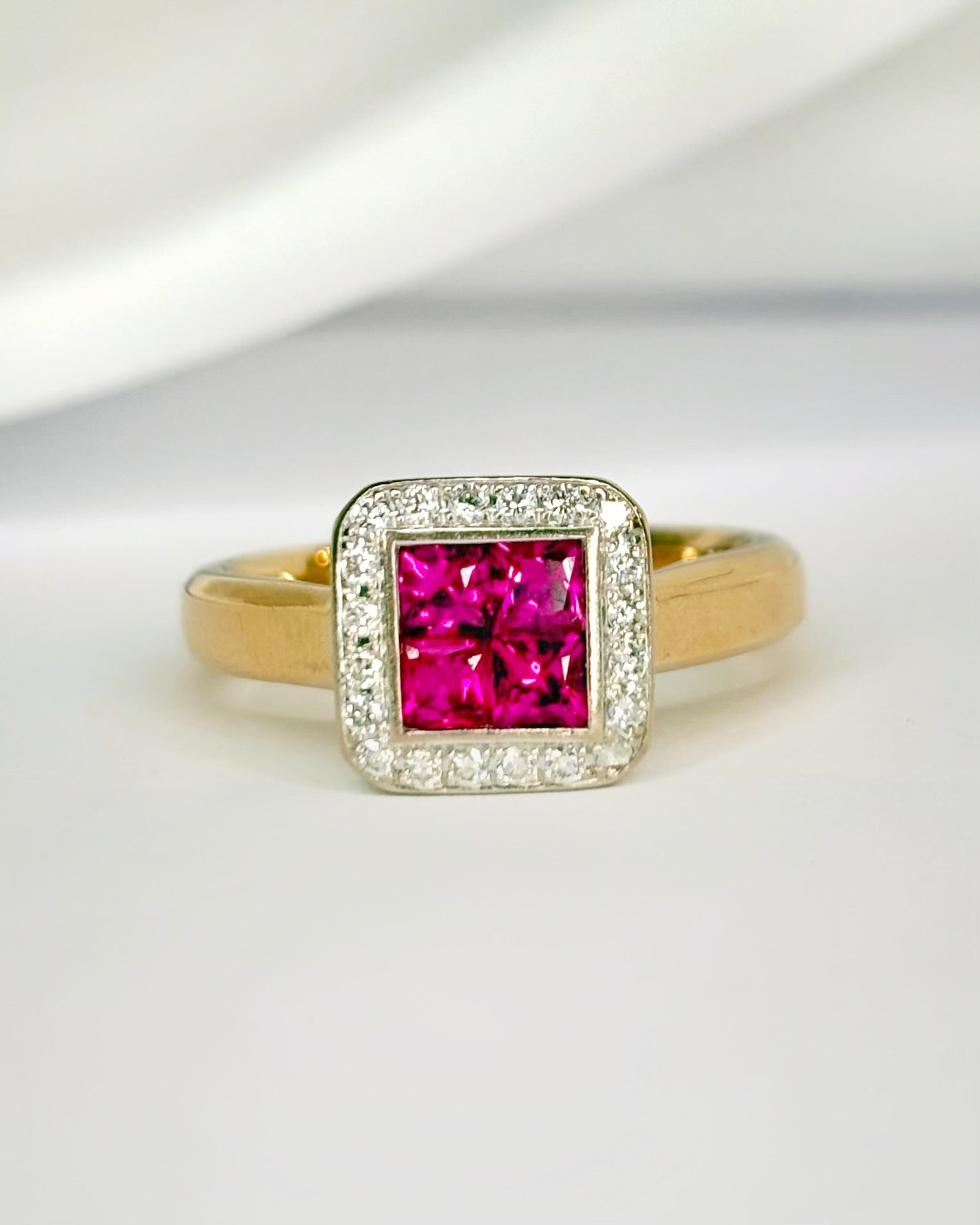 Bague Style Art-Déco Rubis 0.80 carat & Diamants 0.22 carat "Tania"