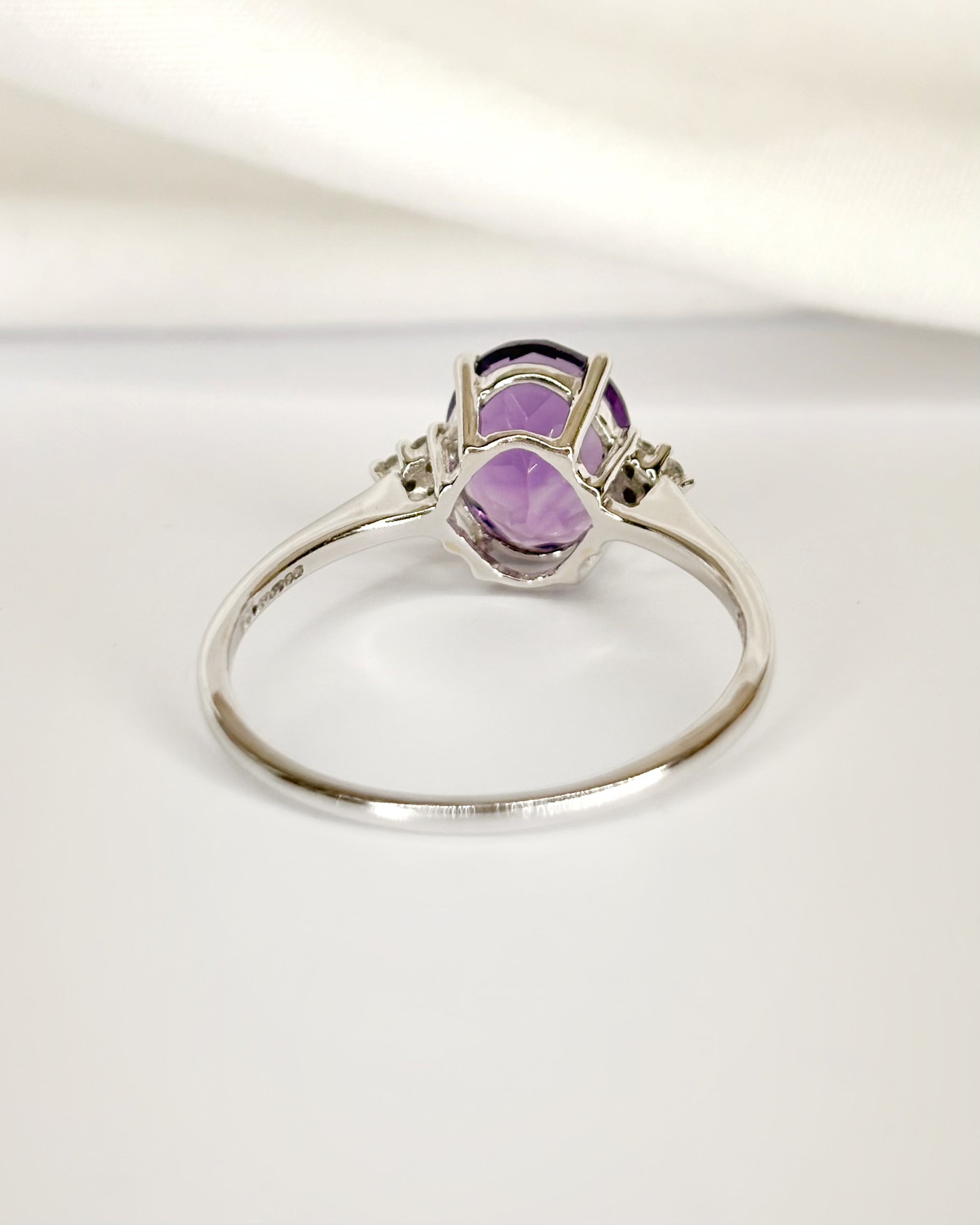 Bague Trilogie Améthyste 2.35 carats & Topazes Blanches "April"