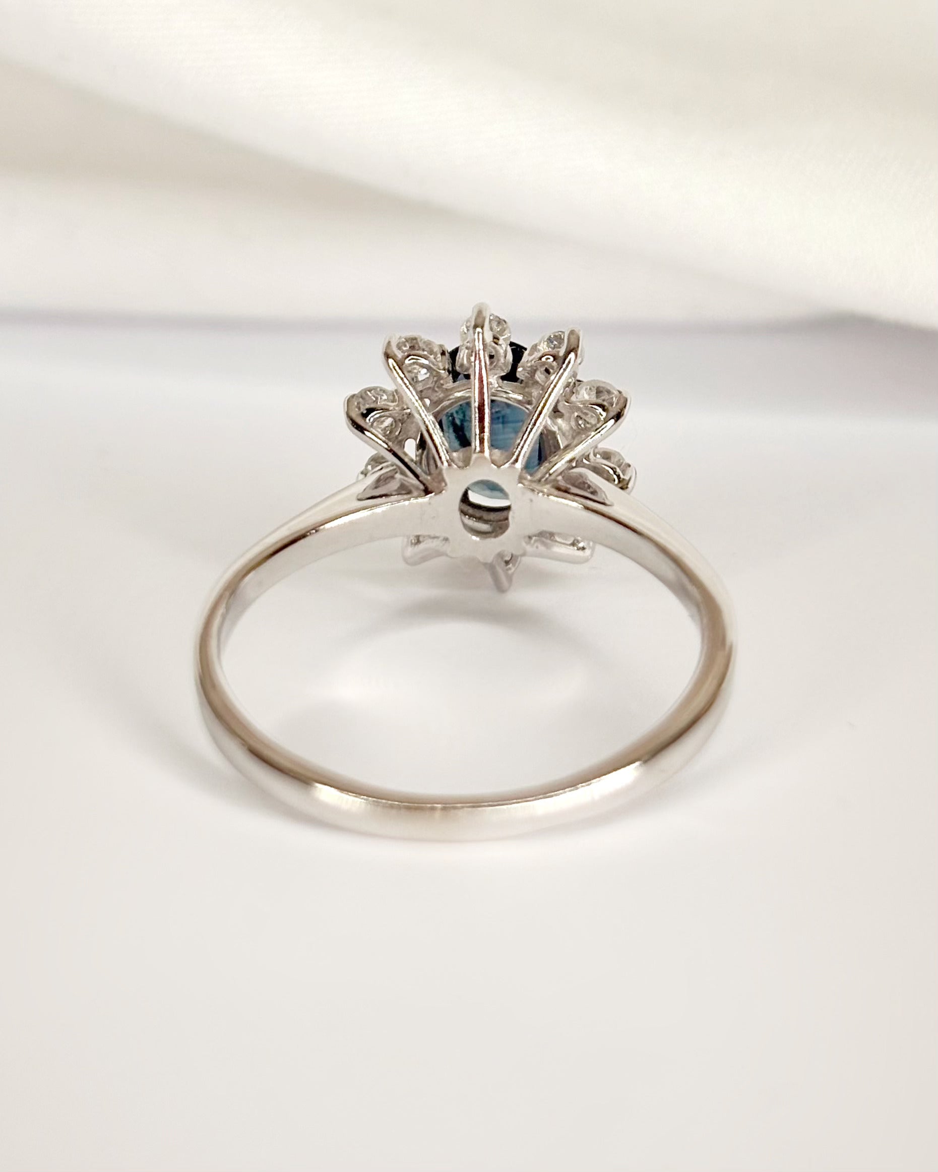 Bague Marguerite Saphir 1 carat & Diamants 0.25 carat "Loreleï"