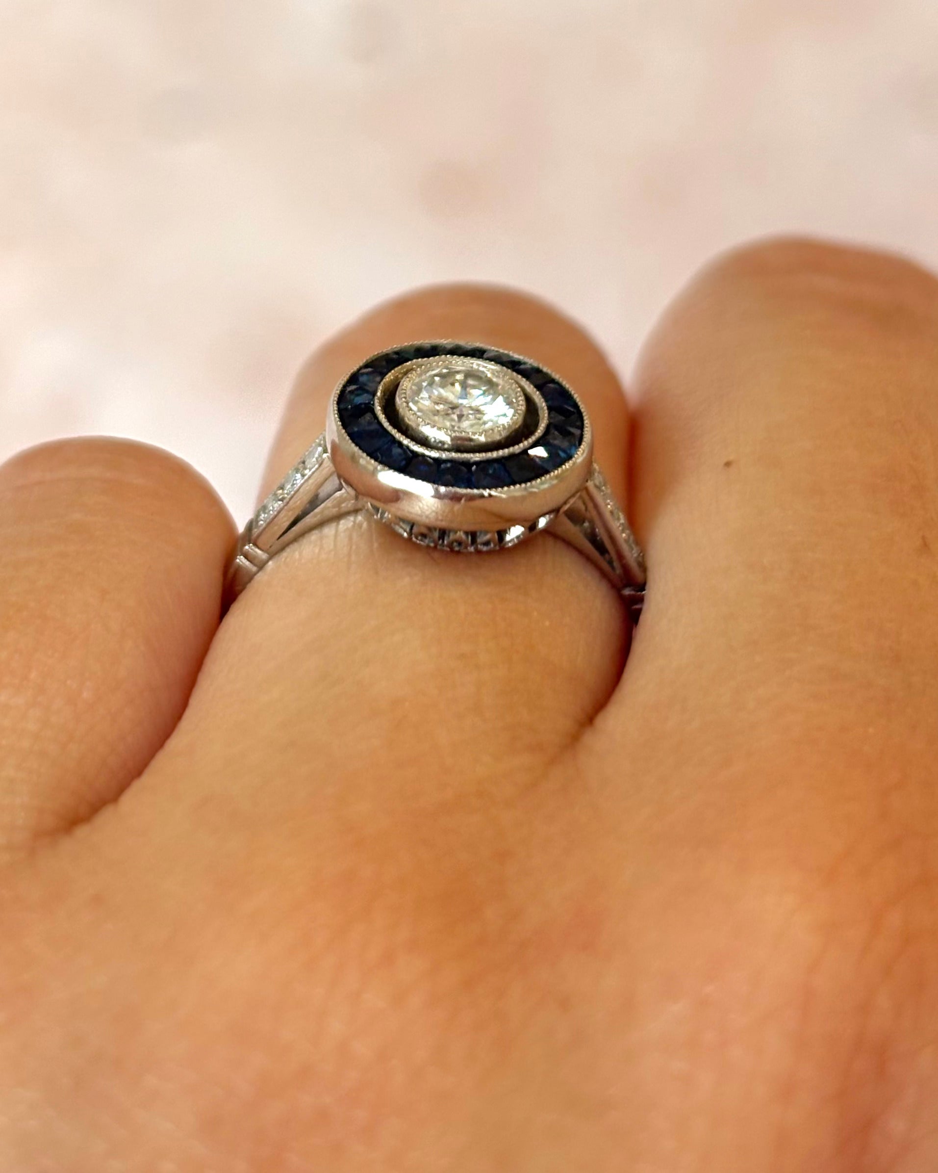 Bague Style Art-Déco Saphirs 0.45 carat & Diamants 0.45 carat "Irina"