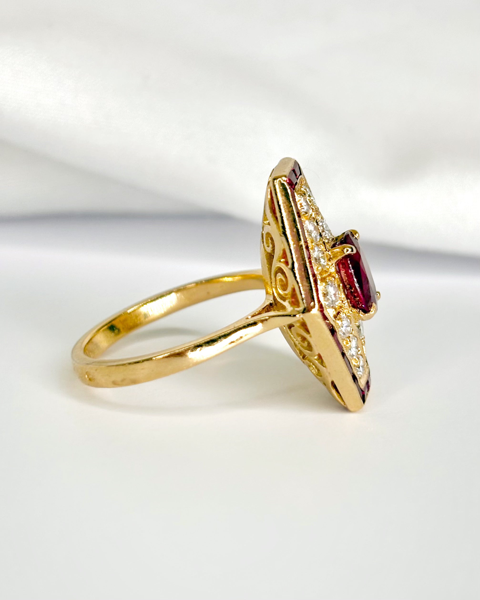 Art Deco-Style Ruby Ring 1.05 carats & Diamonds 0.52 carats 6.05 g “Justine”