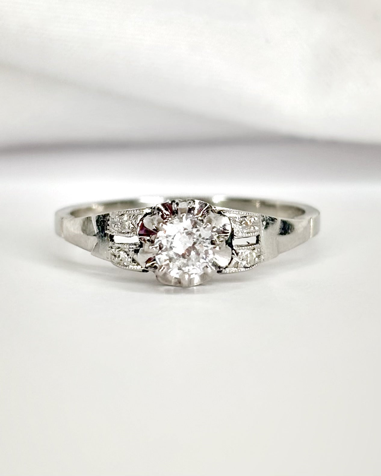 Art Deco-Style Diamond Ring 0.26 carat “Maude”