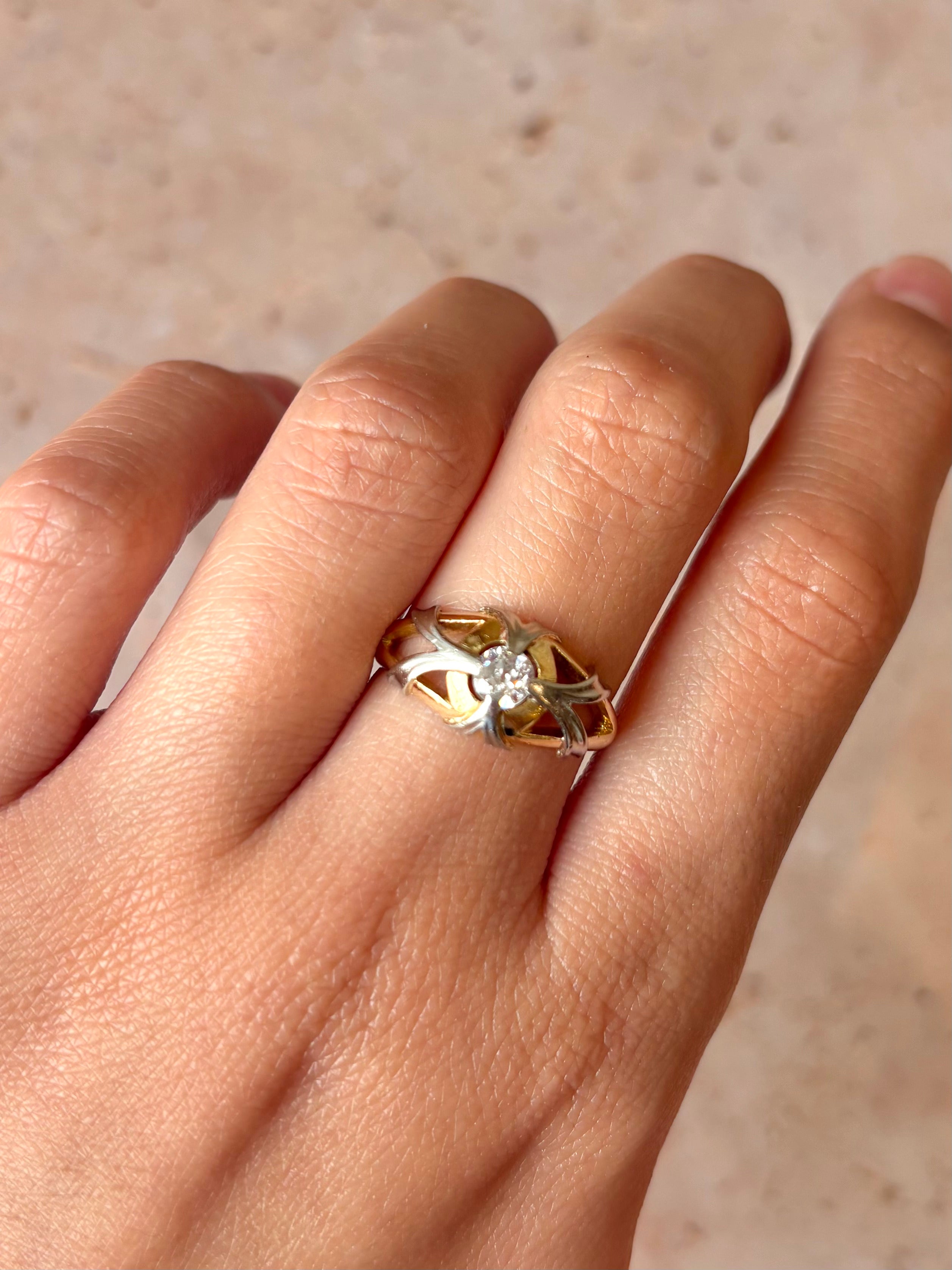 Anillo rígido con diamante de 0,30 quilates "Xaria"