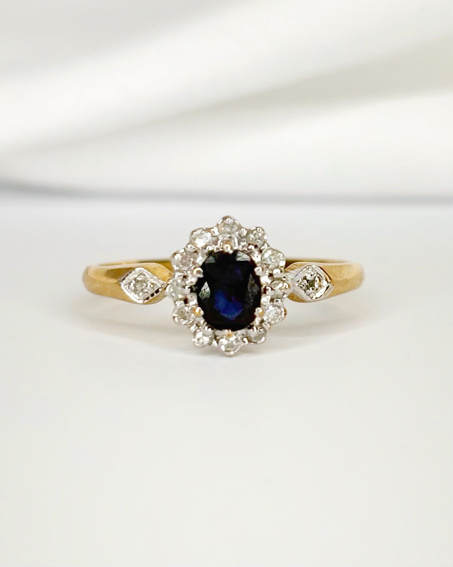 Anillo Marguerite Zafiro 0,50 quilates y diamantes "Raphaelle"