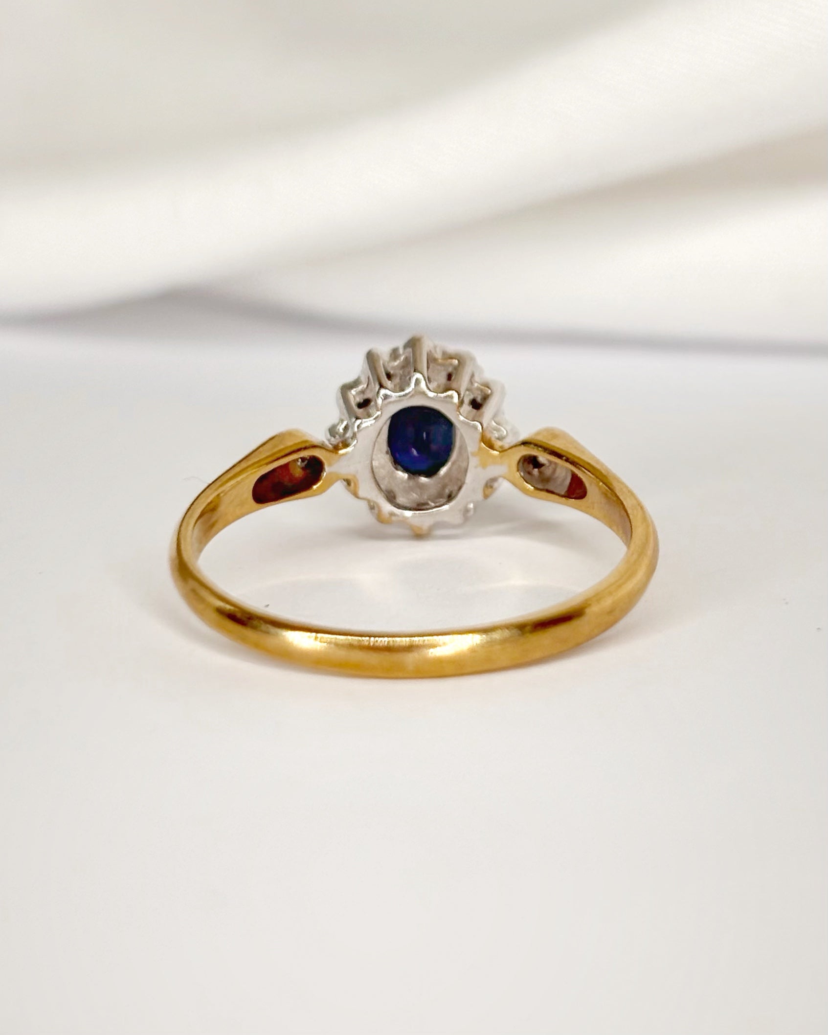 Anillo Marguerite Zafiro 0,50 quilates y diamantes "Raphaelle"