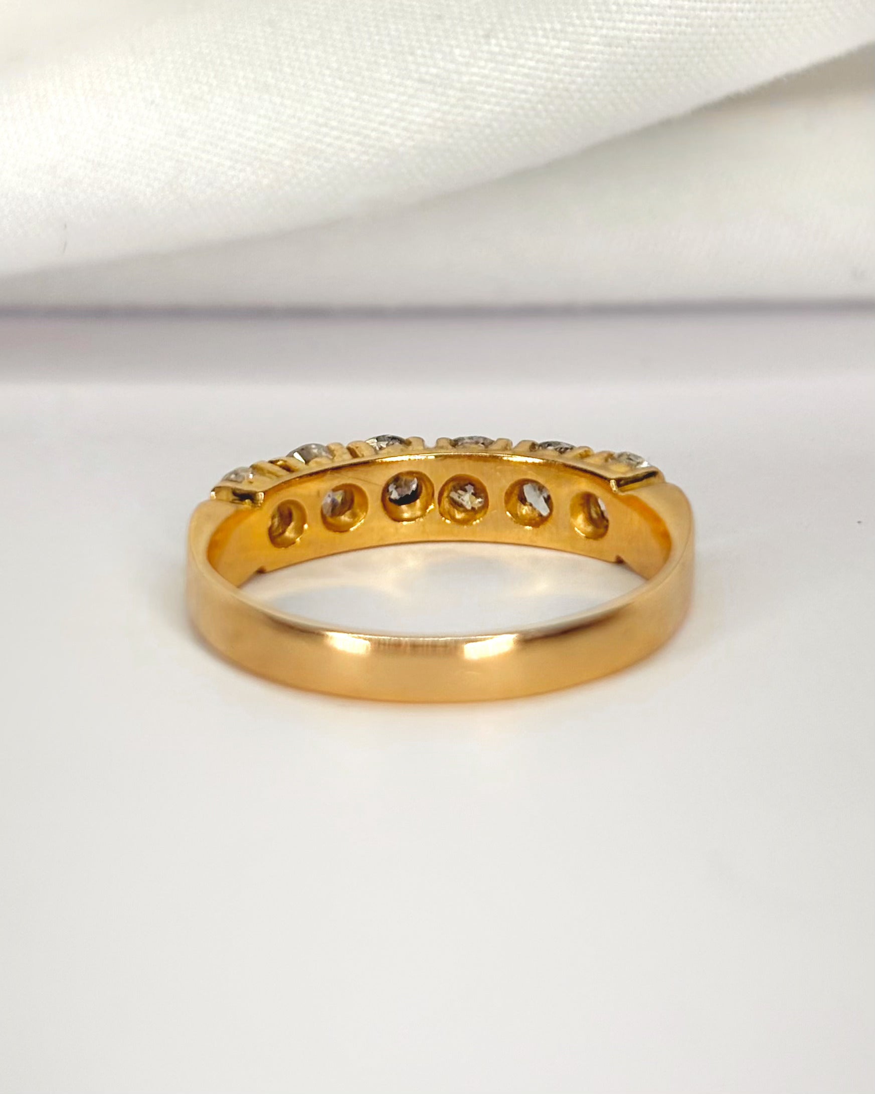 Media alianza con diamantes 0,90 quilates 3,4 mm "Claire"