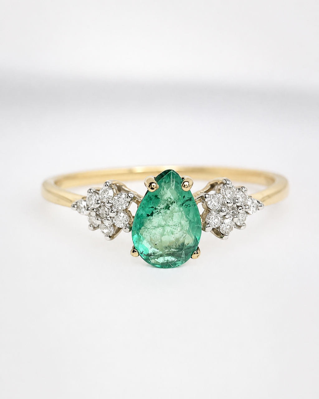 Bague Trilogie Émeraude 0.51 carat & Diamants "Pénélope"