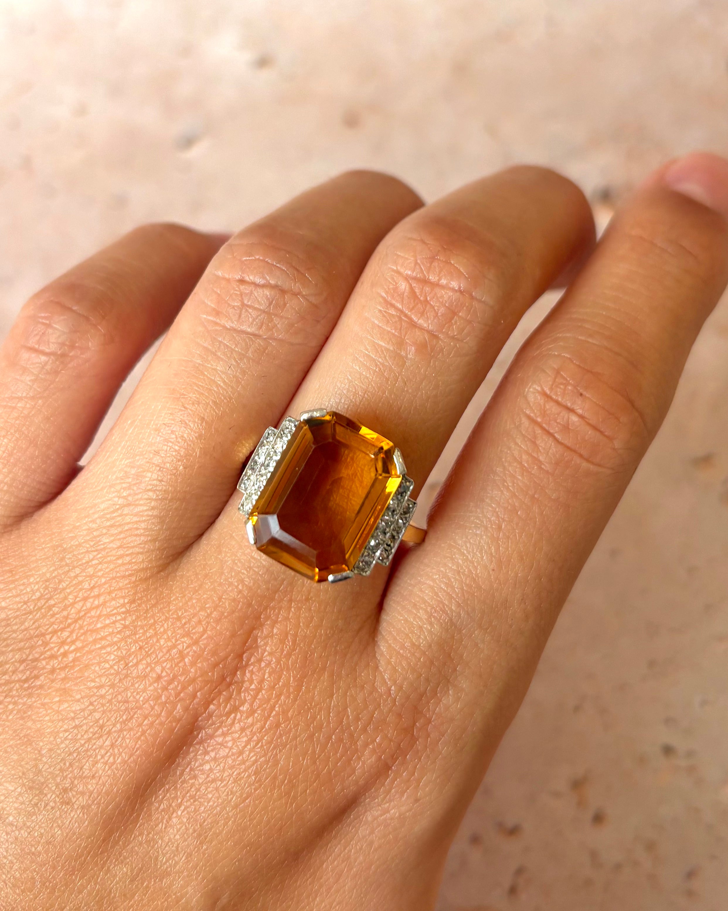 Anillo Art Déco Citrino 7.20 quilates y diamantes "Coline"