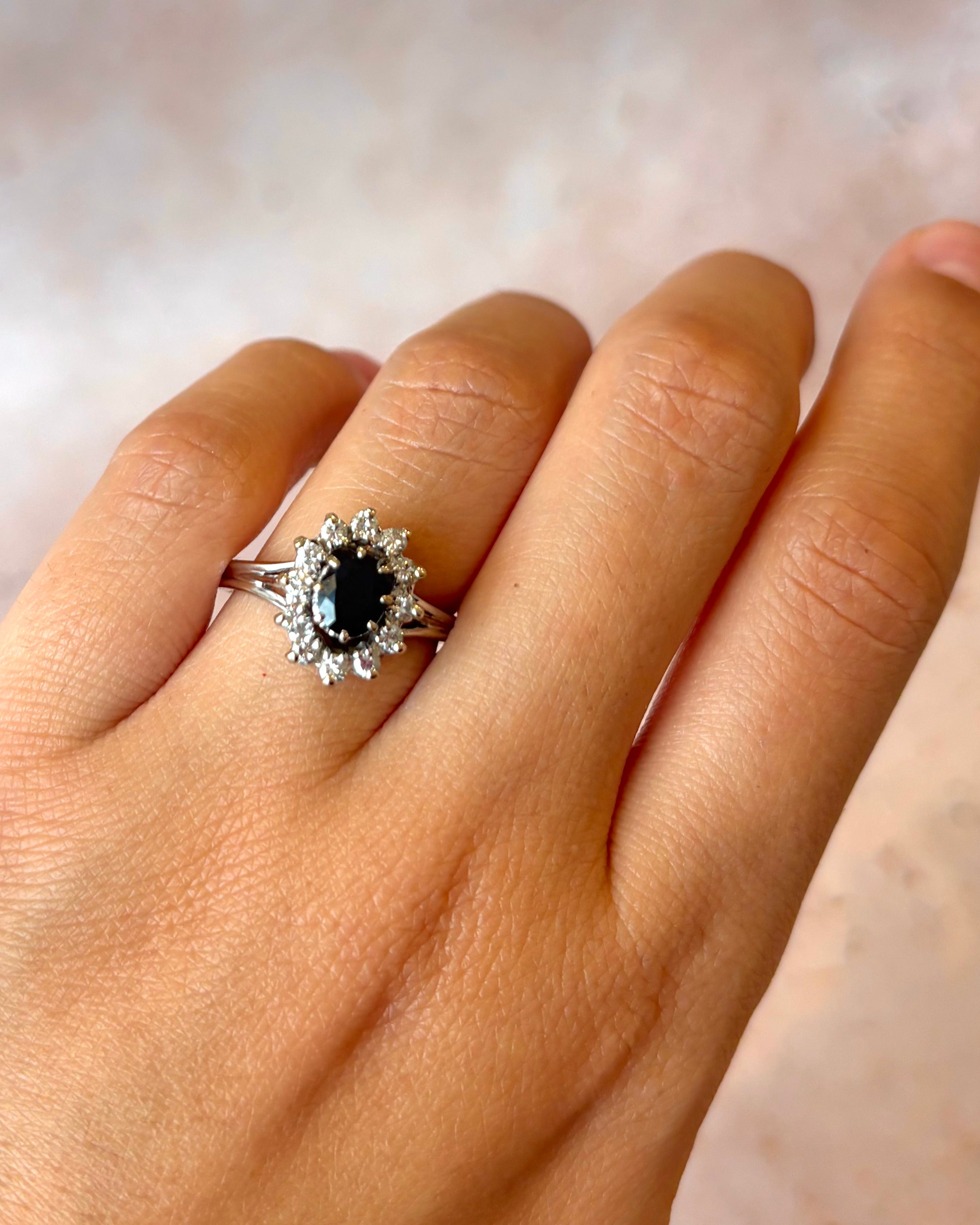 Marguerite Ring Sapphire 0.75 carat & Diamonds 0.24 carat "Christiane"