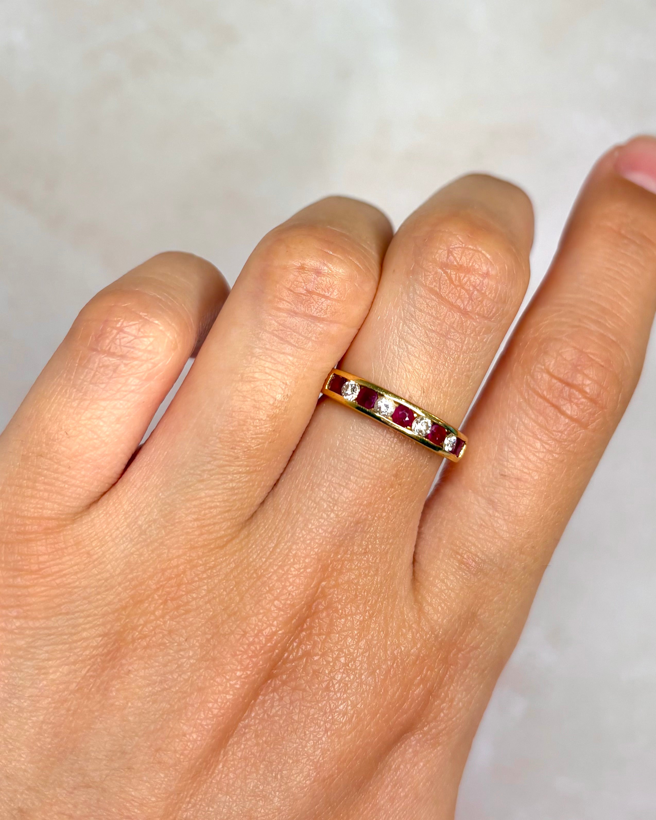 Demi-Alliance Rubis & Diamants "Lara"