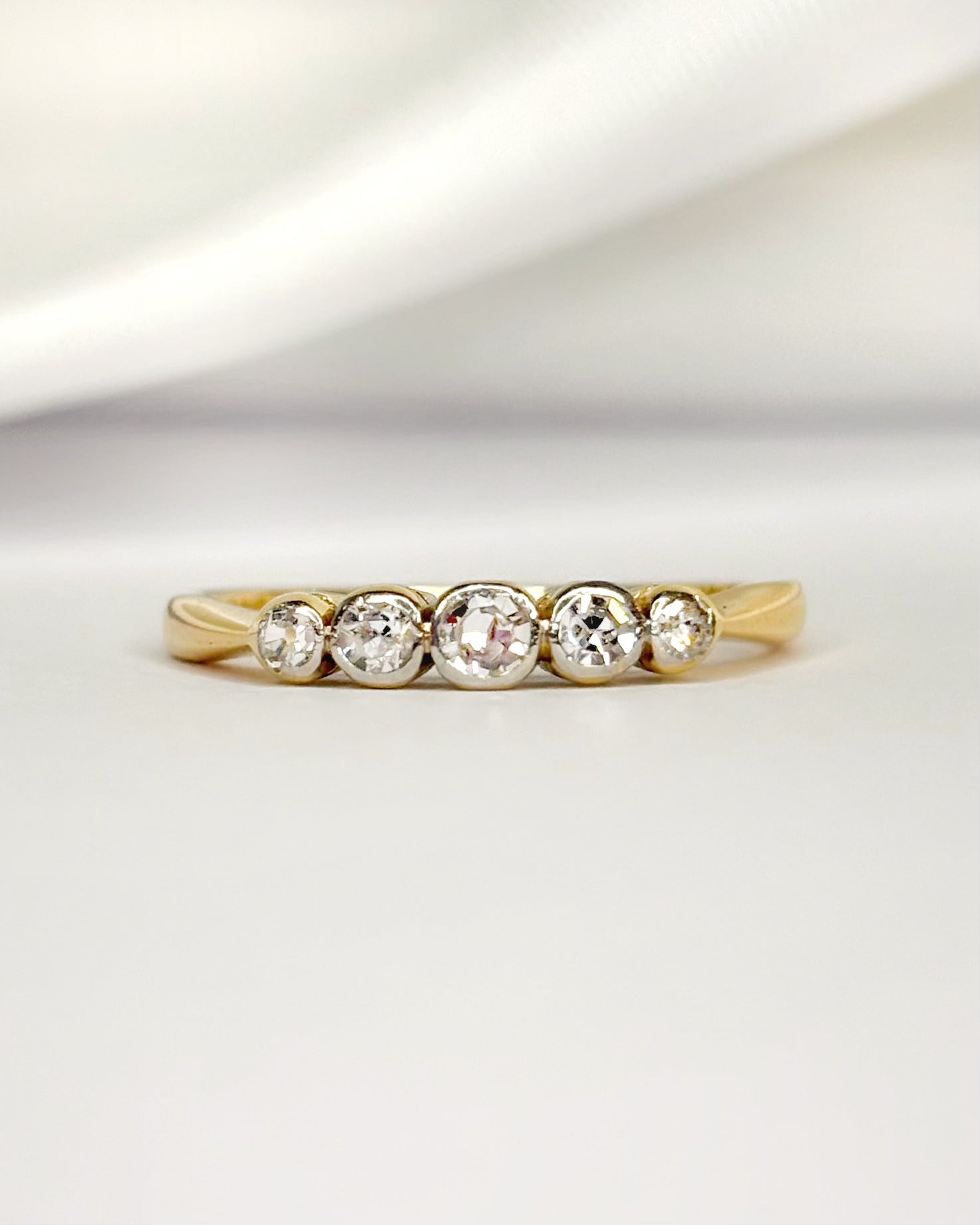 "Rivière" Diamond Ring 0.17 carat "Savannah"