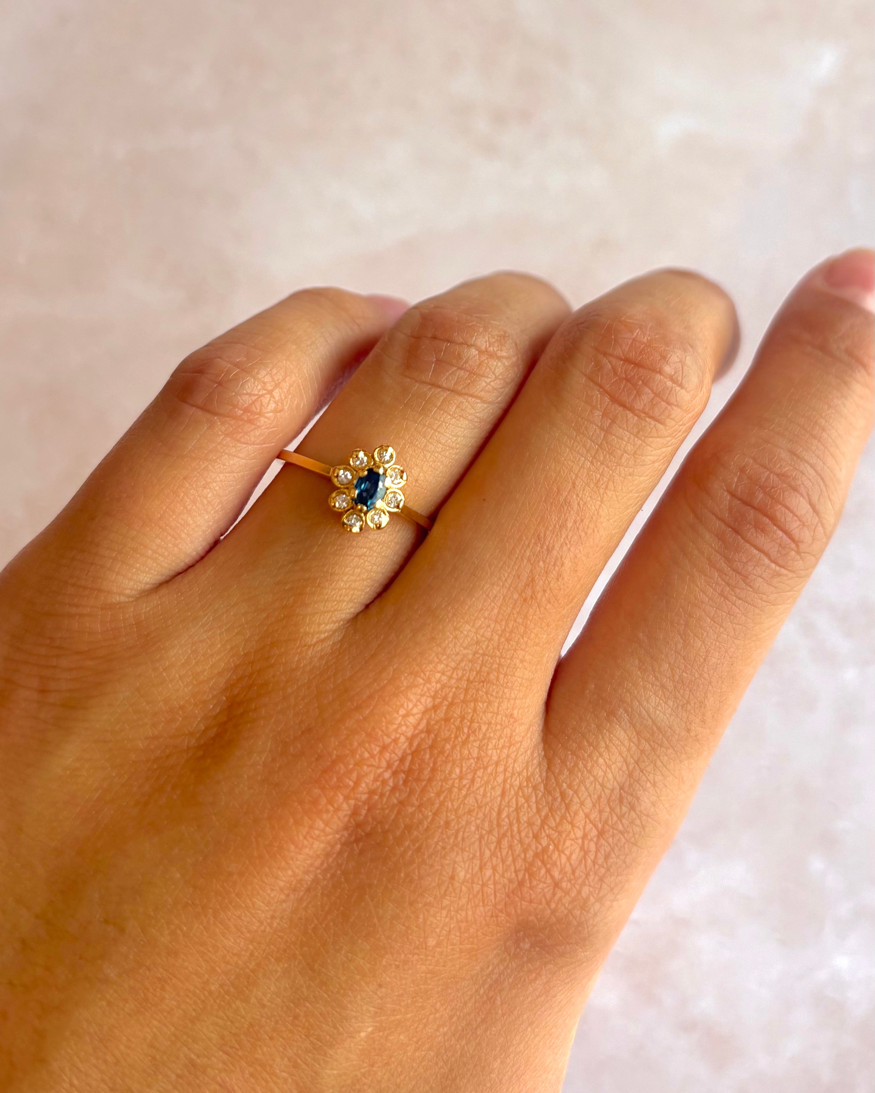 Bague Marguerite Saphir 0.24 carat & Diamants "Solène"