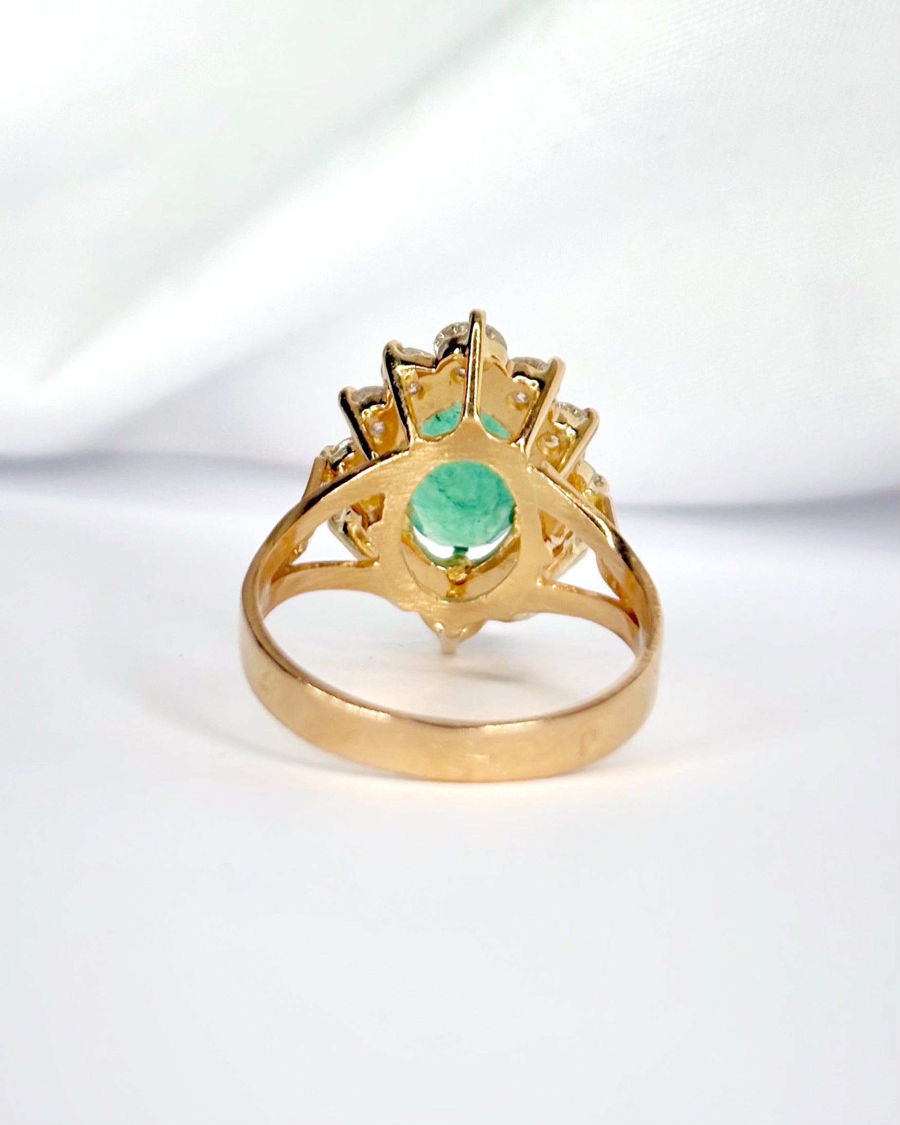Bague Marguerite Émeraude 1.50 carat & Diamants 0.90 carat "Minerve" - Elliade Paris