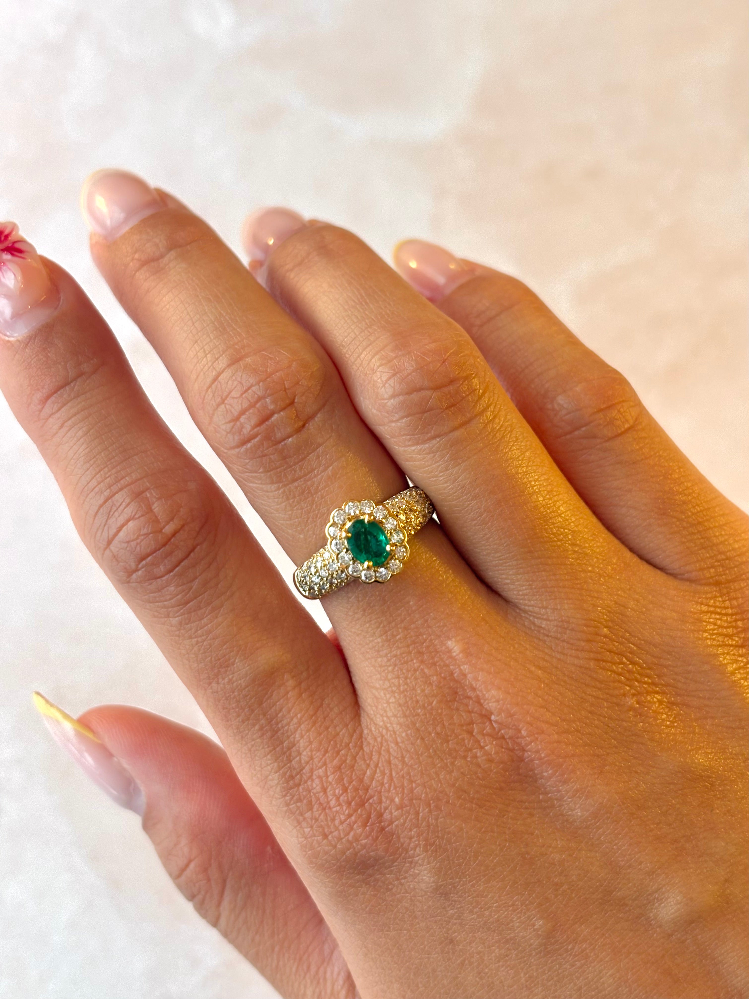 Bague Marguerite Émeraude 0.40 carat & Diamants 0.50 carat "Sybille"