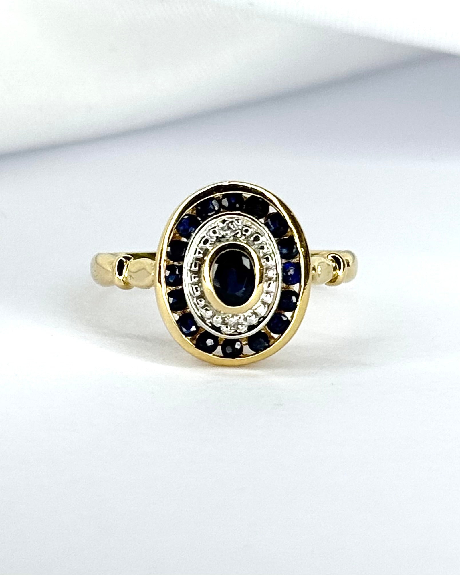 Bague Style Art-Déco Saphirs 0.60 carat & Diamants "Camélia"