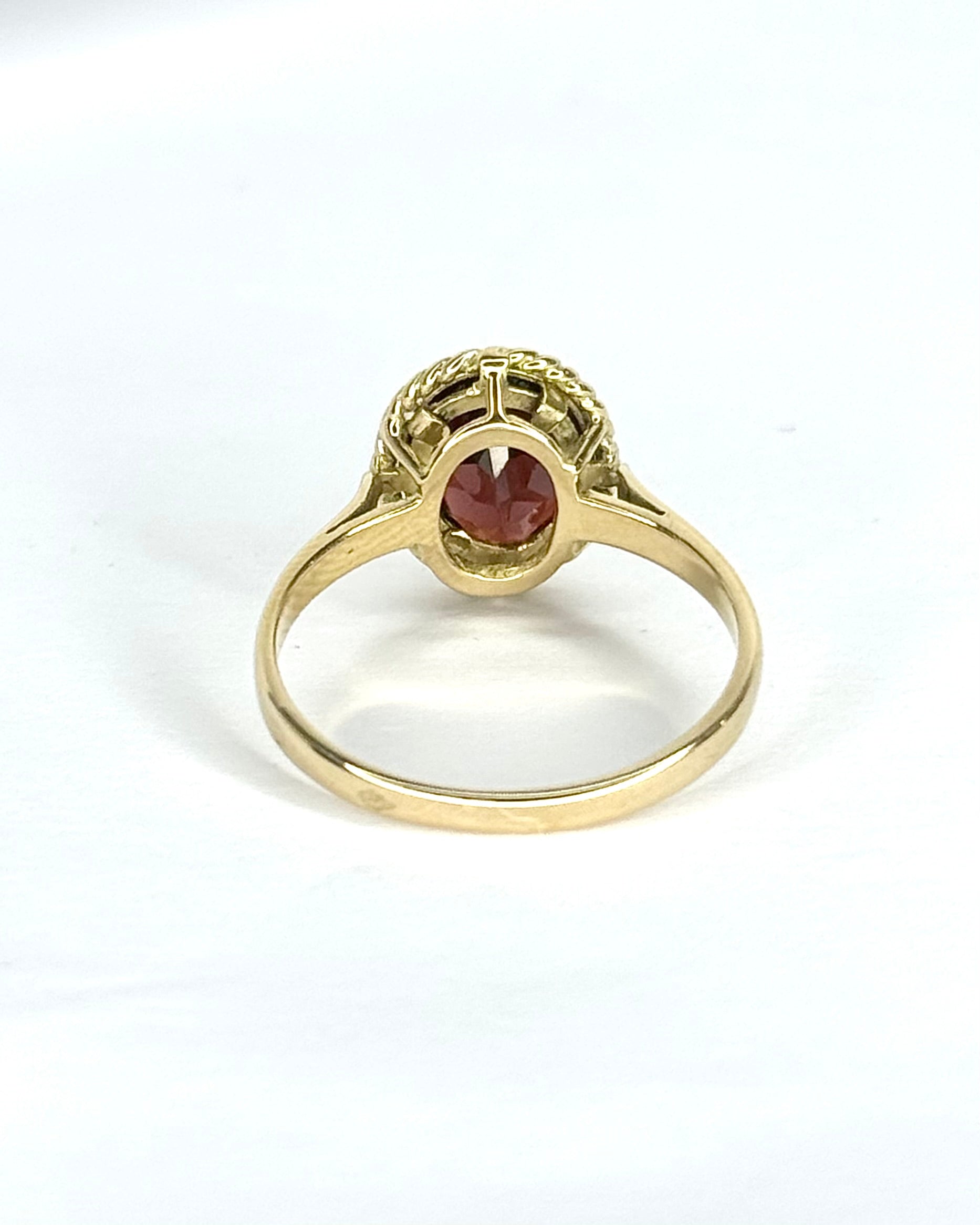 Anillo de cóctel con granate de 1,90 quilates "Lucia"