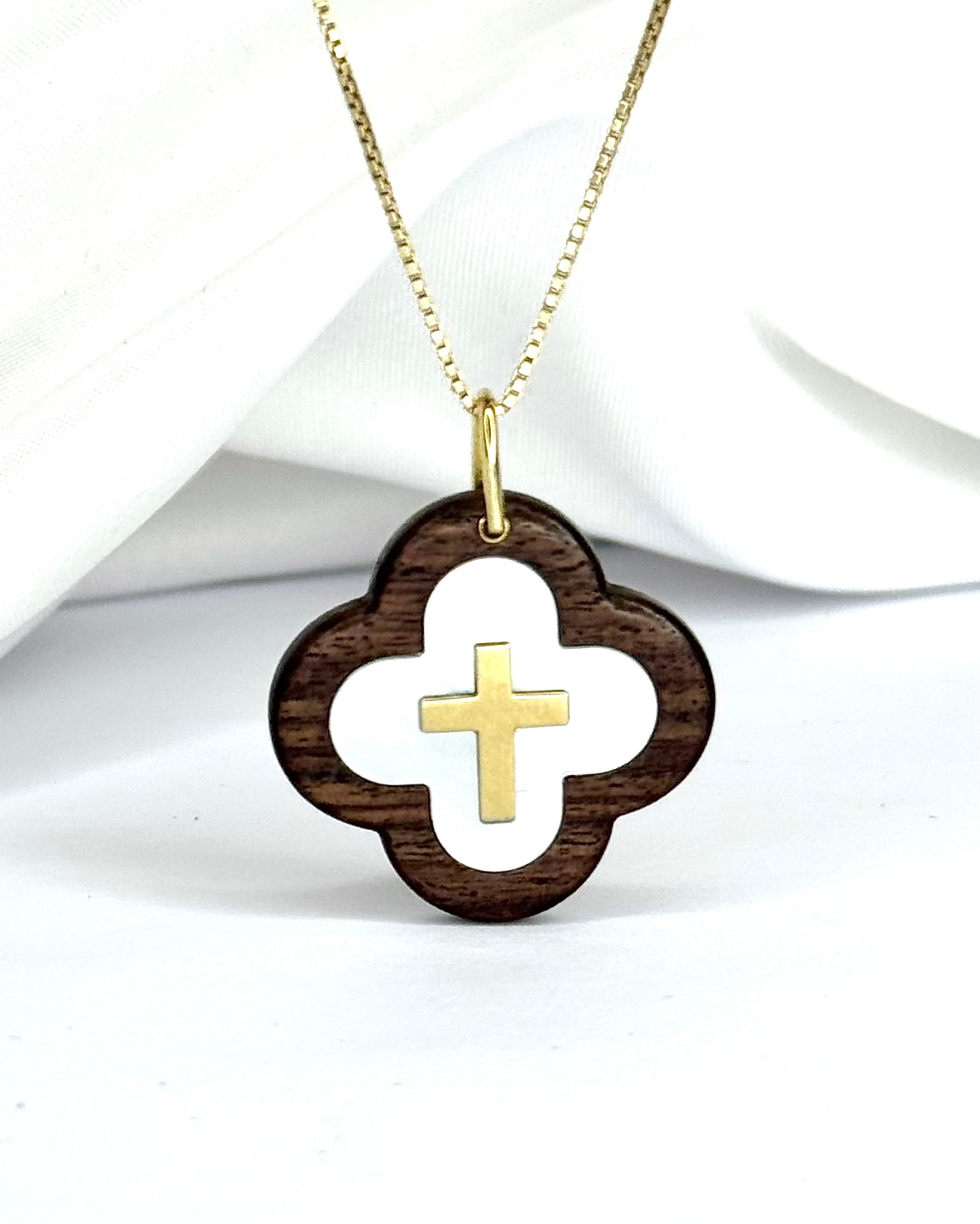 Pendentif Trèfle Crucifix Nacre, Or & Palissandre "Isaac"