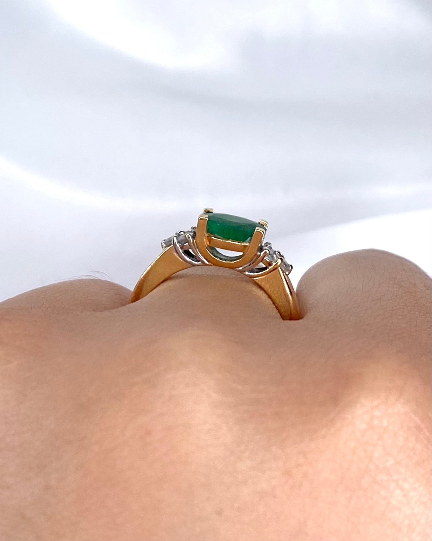 Bague Trilogie Emeraude 1.12 carat et Diamants "Siarra" - Lyon - Elliade Paris