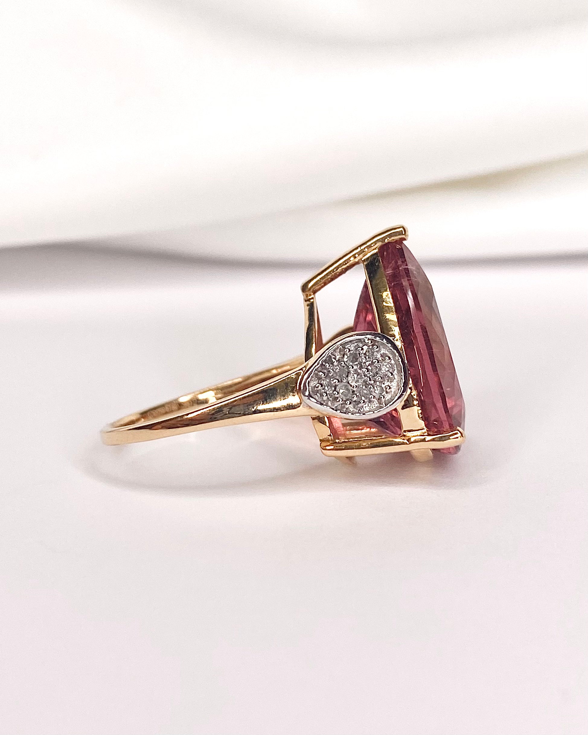 Bague Trilogie Tourmaline Rose 12.7 carats, 20 Diamants & Or 8g "Savanah"