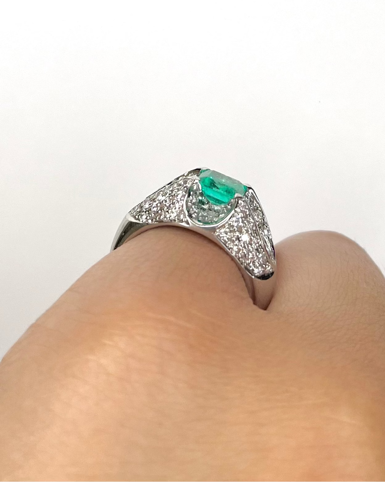 Emerald & Diamond Bangle Ring "Emy"
