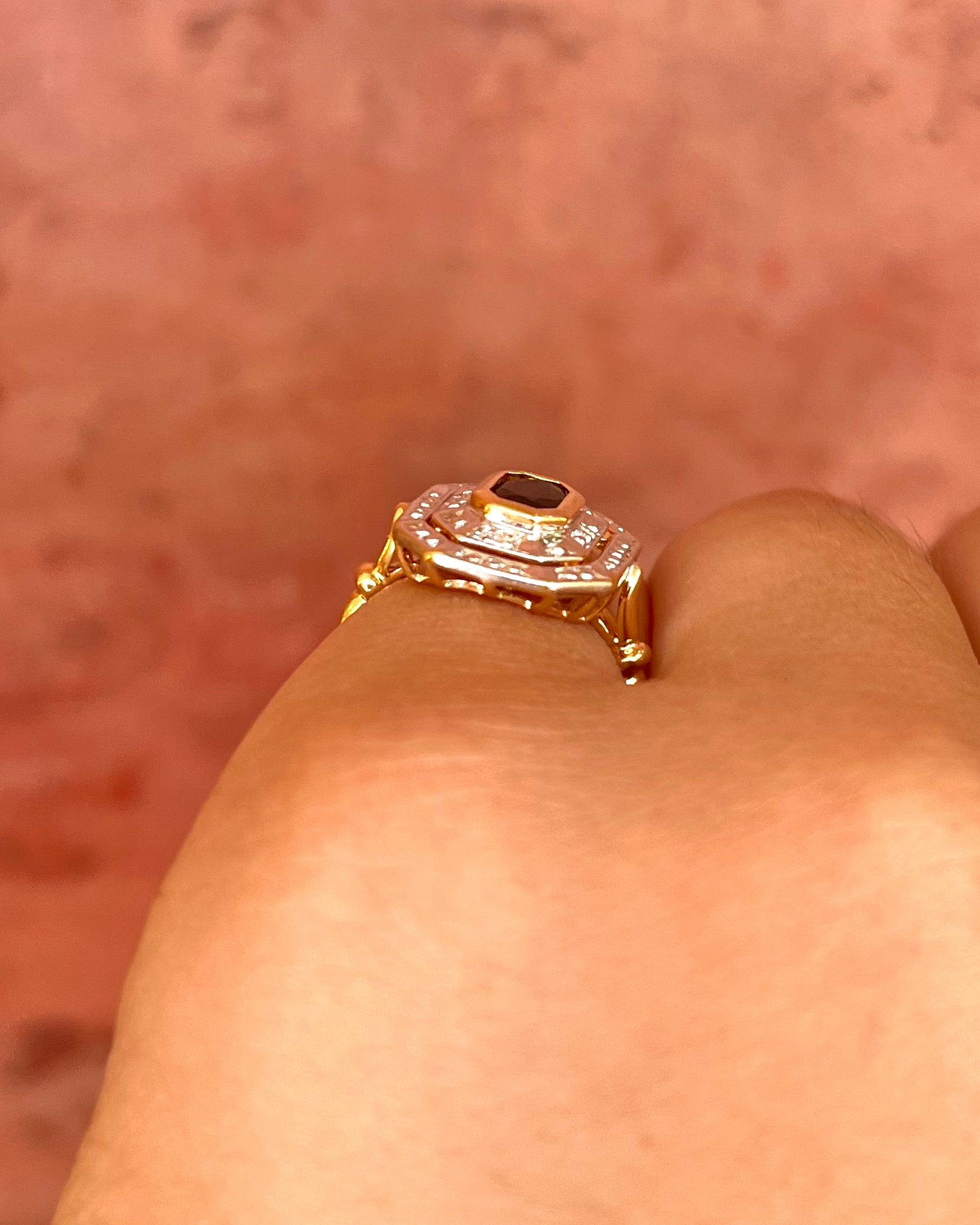 Anillo estilo Art Déco con zafiro de 0,62 quilates y diamantes "Lison"