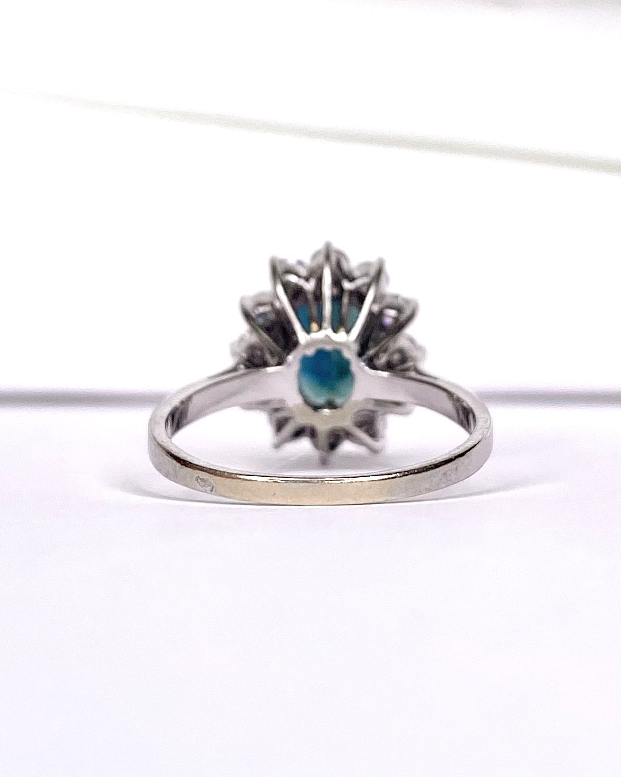 Bague Marguerite Saphir 2.15 carats & Diamants 0.72 carat "Fanny" - Elliade Paris