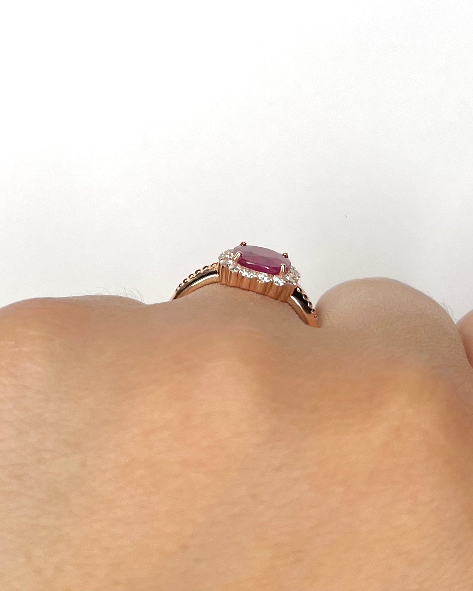 Bague Marguerite Rubis Birman 1.10 carat & Diamants 0.27 carat "Jennie" - Elliade Paris