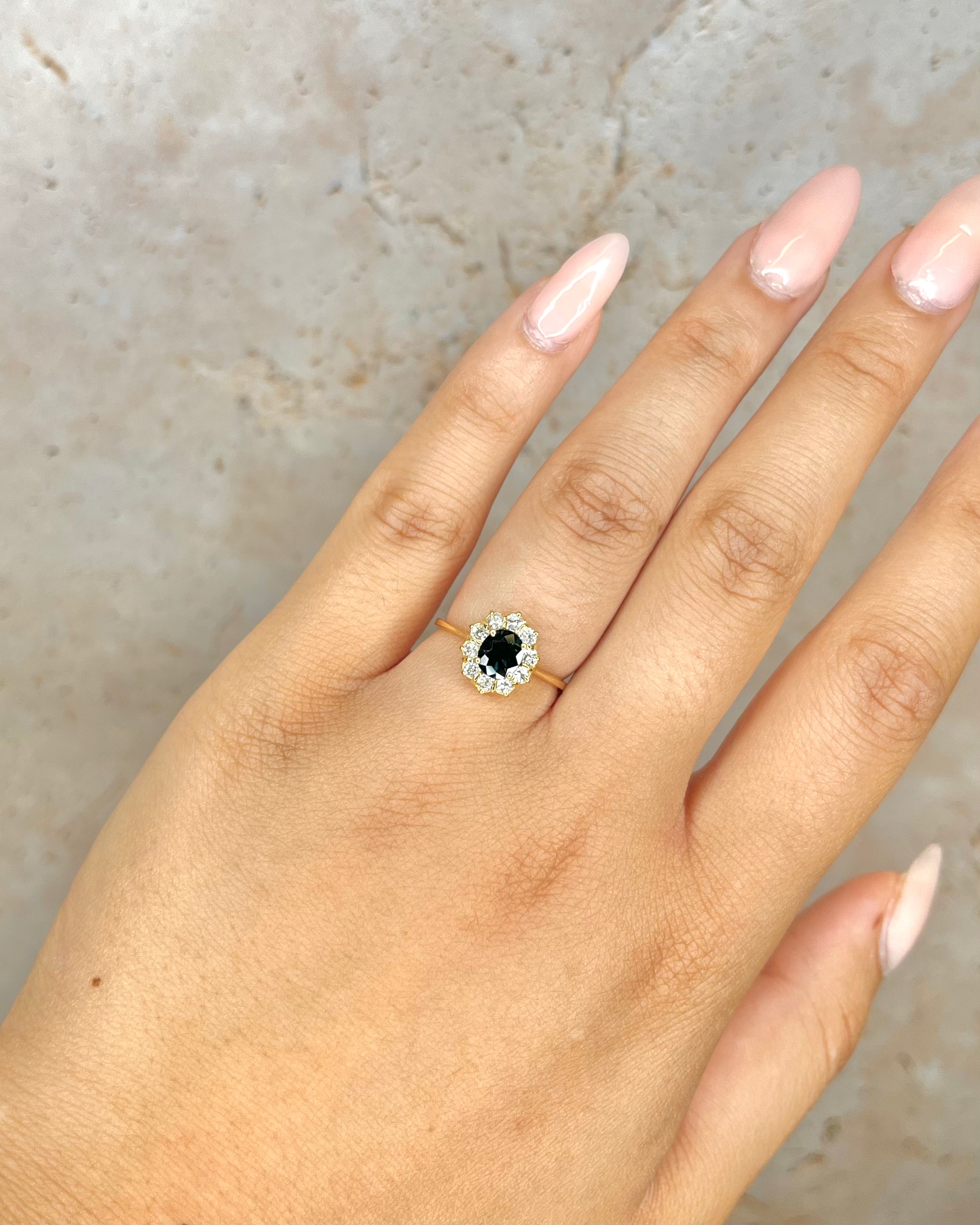 Anillo Marguerite Zafiro 0,80 quilates y Diamantes "Cyrielle"