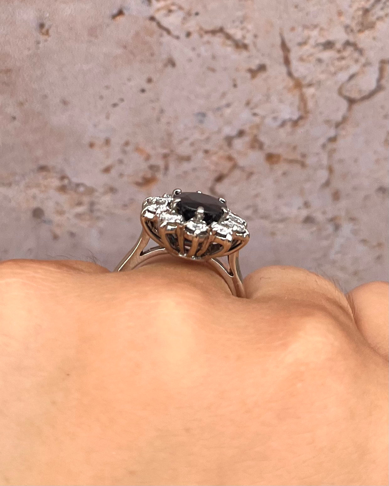 Bague Marguerite Saphir 3.85 carats & Diamants 0.80 carat "Enora"