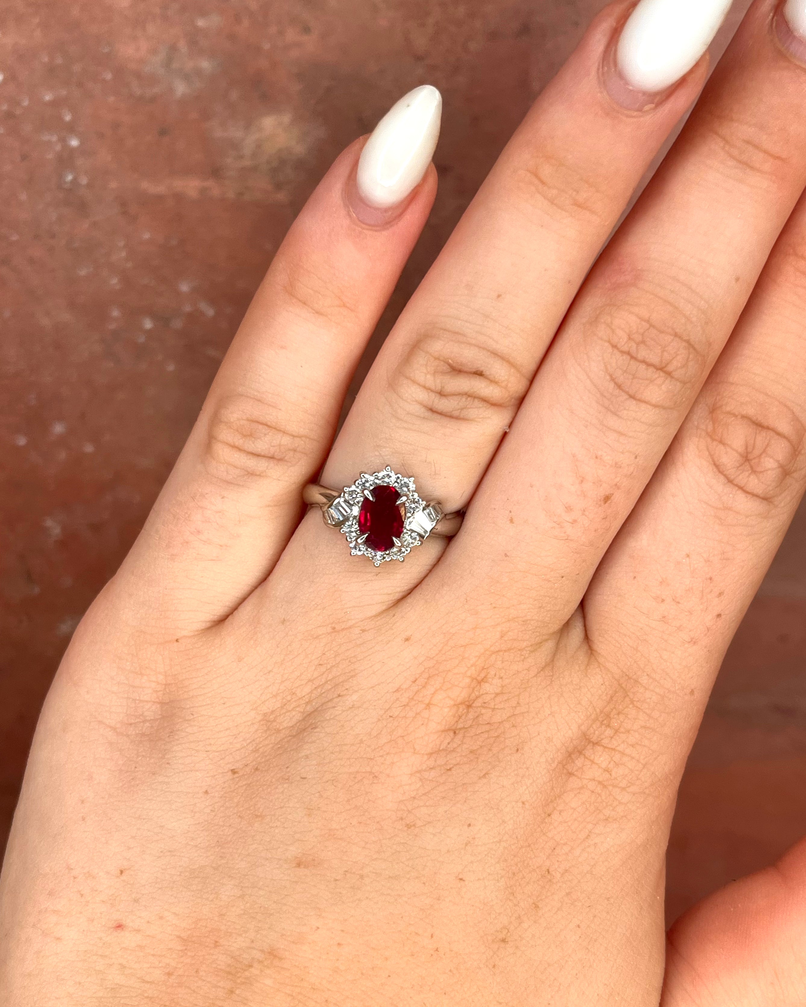 Bague Marguerite Rubis Mozambicain 0.71 carat & Diamants 0.43 carat "Melinda"