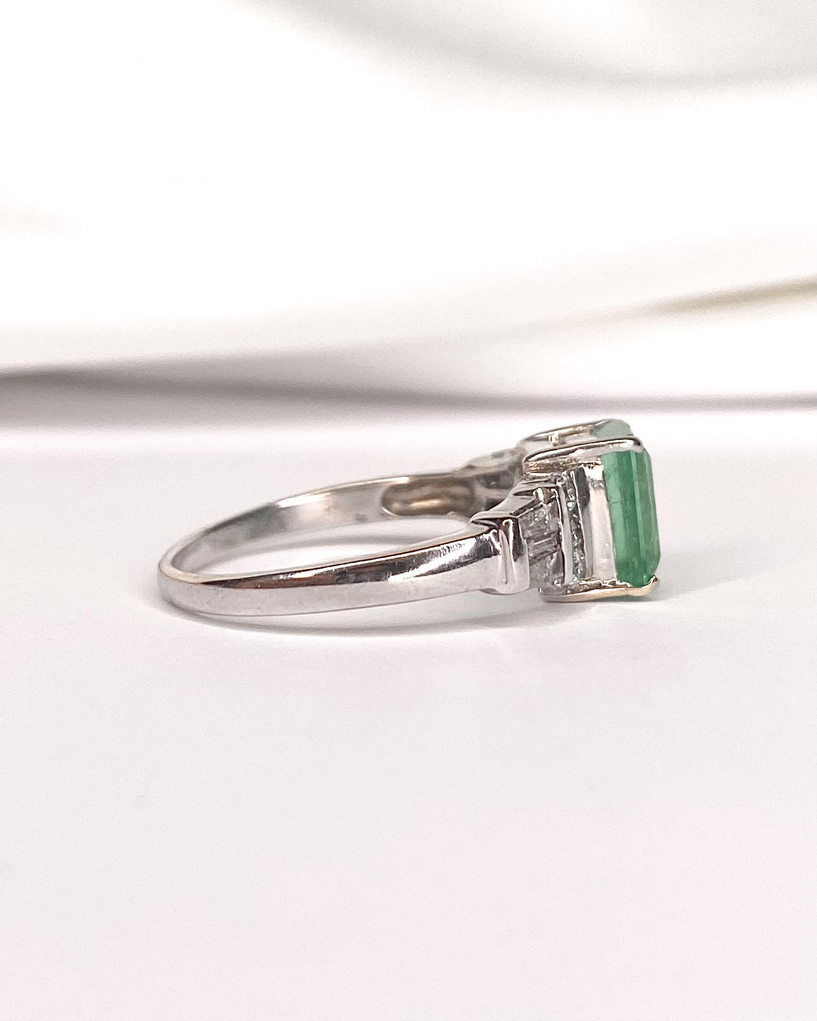 Bague Trilogie Émeraude 1.90 carat & Diamants 0.30 "Celeste"