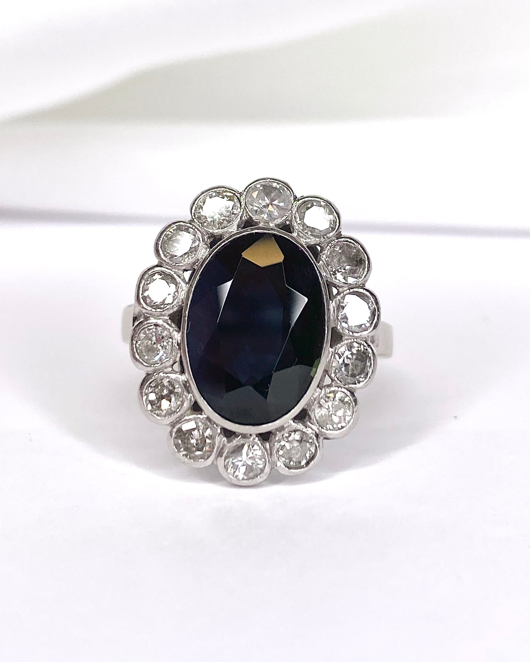 Bague Marguerite Saphir 6.38 carats & Diamants 1.12 carat "Edwina" - Elliade Paris