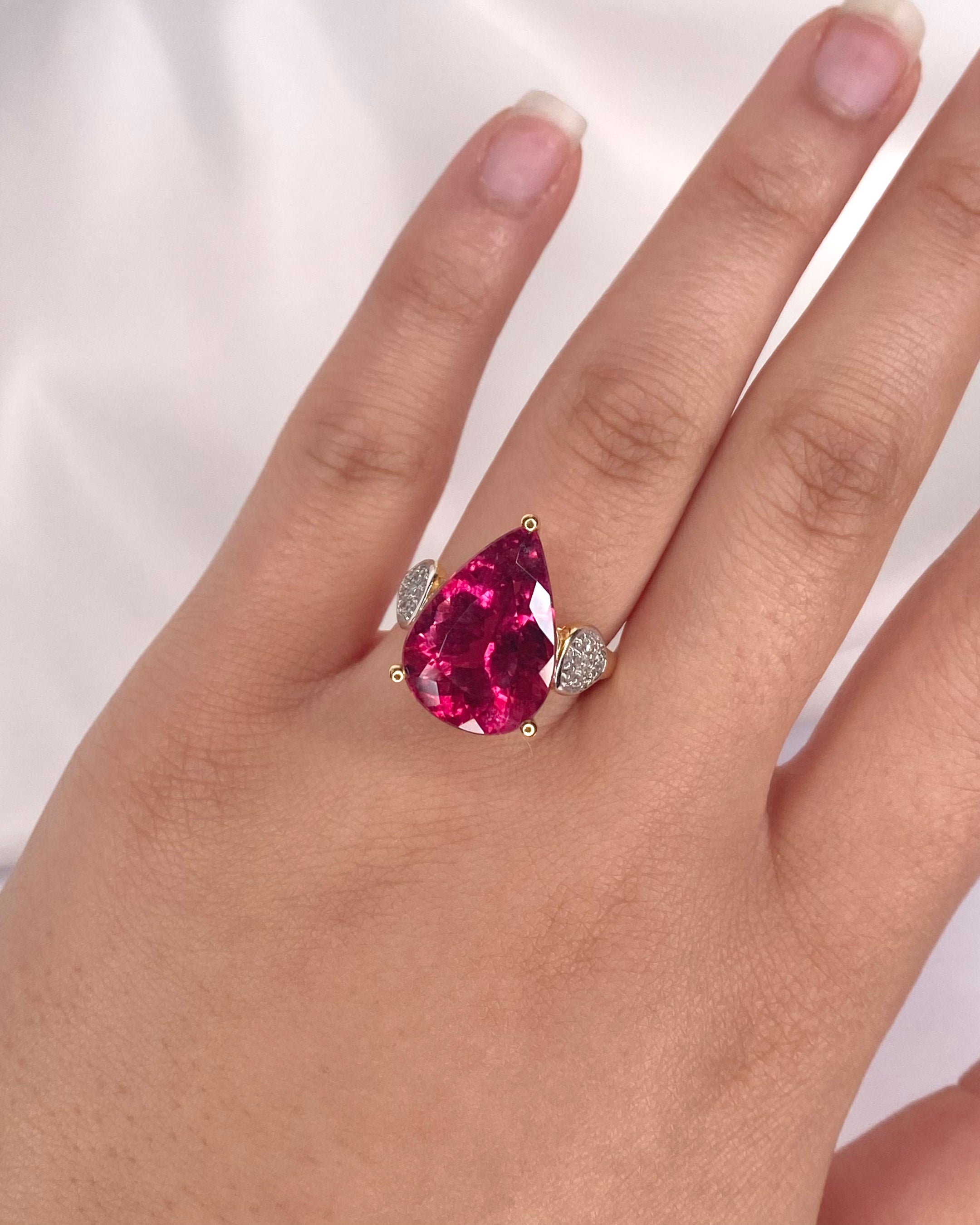 Bague Trilogie Tourmaline Rose 12.7 carats, 20 Diamants & Or 8g "Savanah"