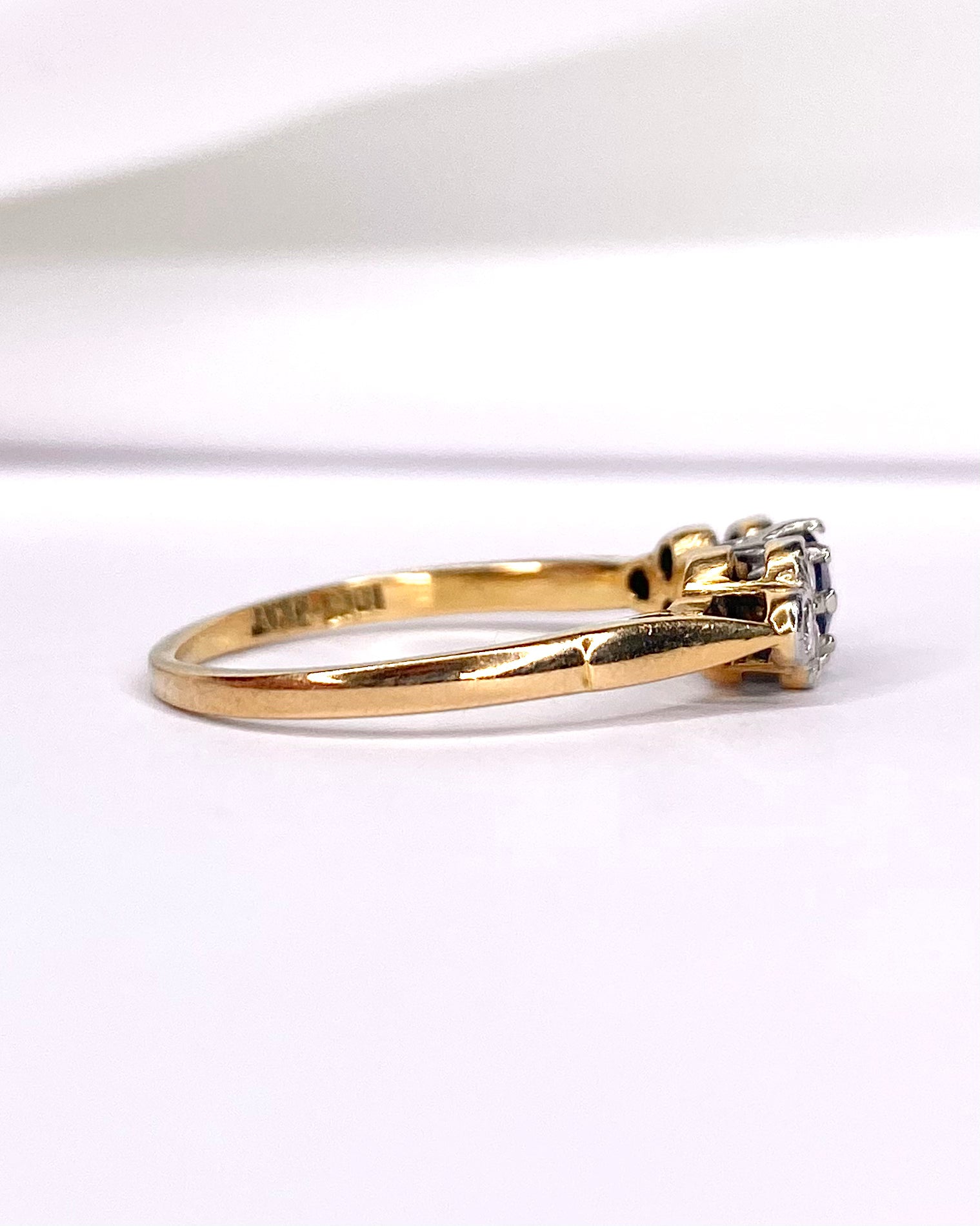Bague Trilogie Saphir 0.45 carat & Diamants "Marina" - Elliade Paris