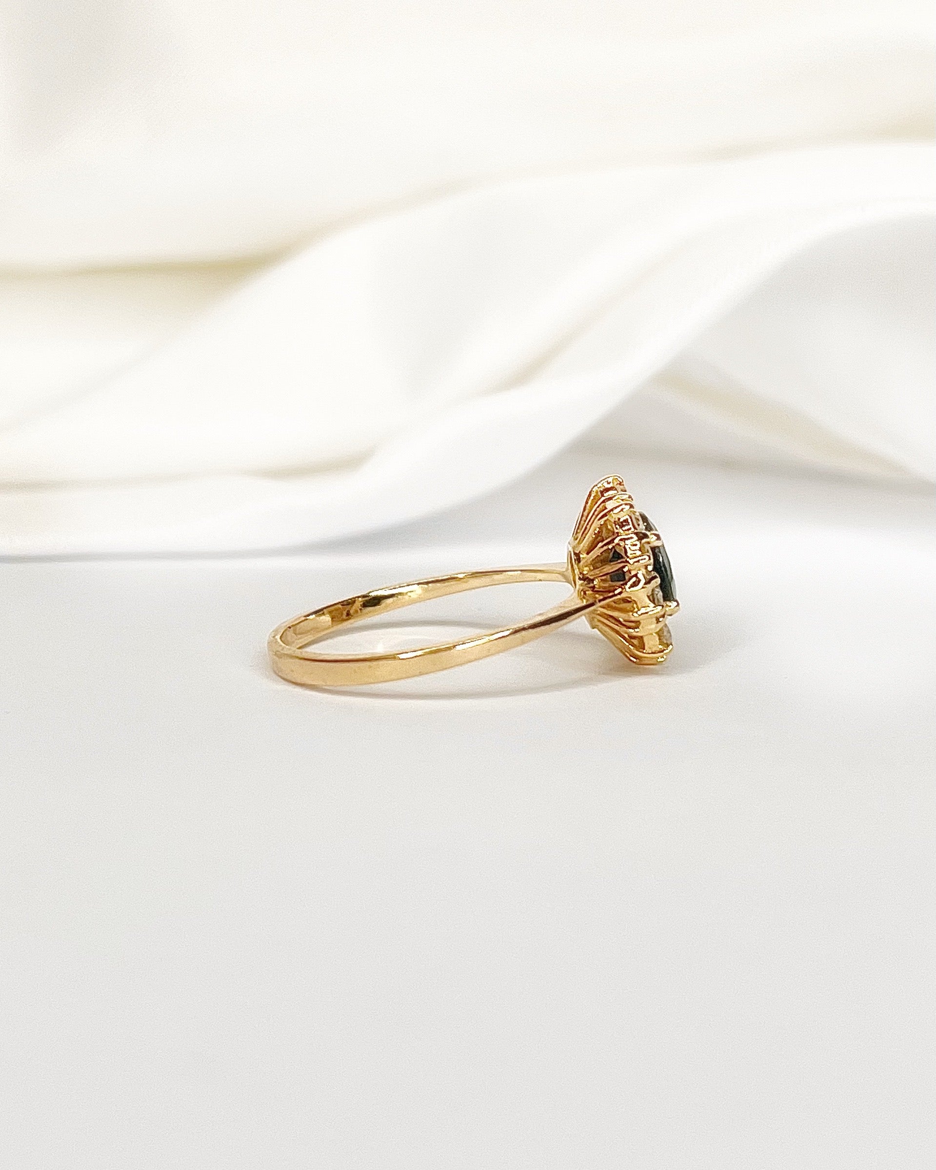 Anillo Marguerite Zafiro 0,80 quilates y Diamantes "Cyrielle"