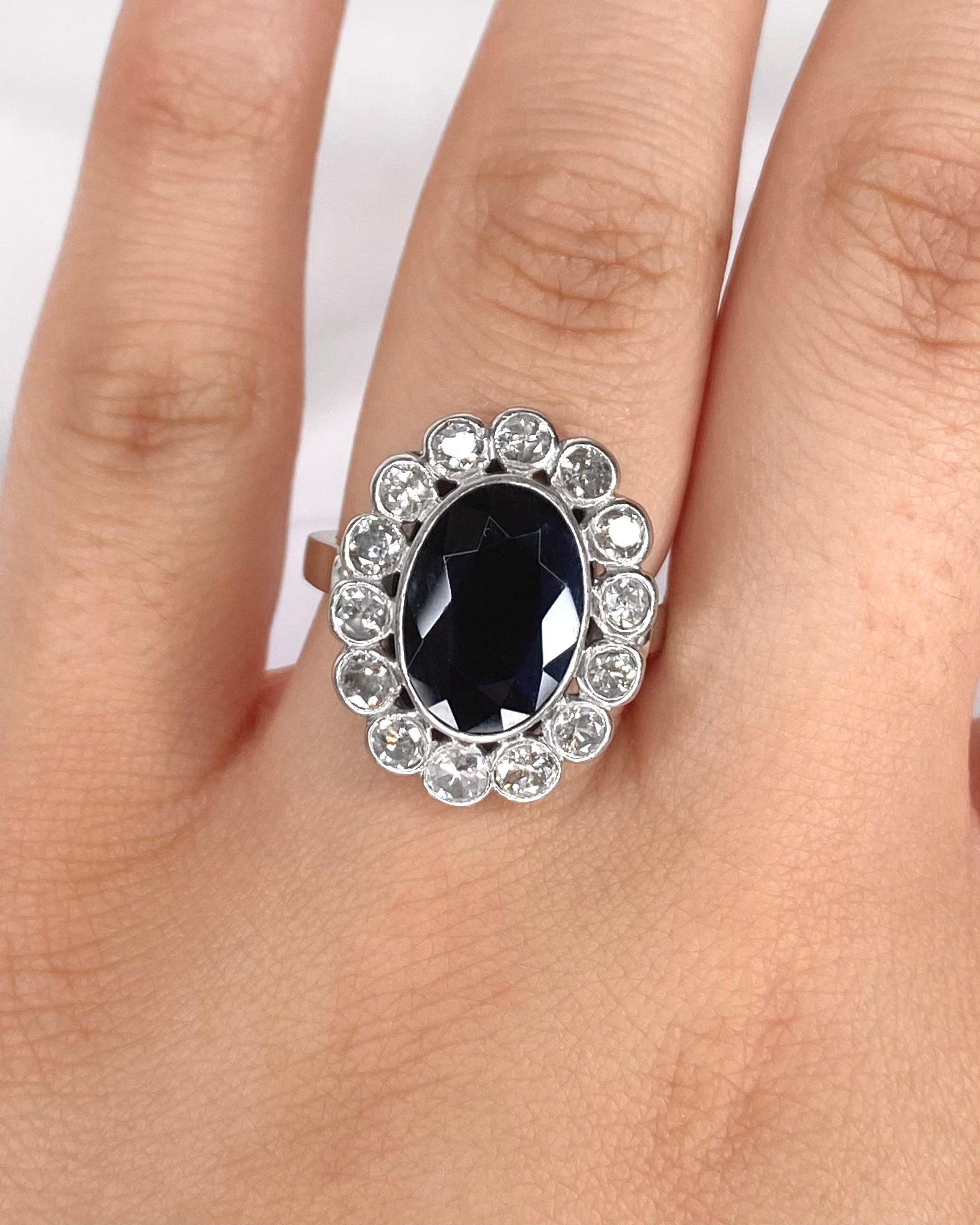 Bague Marguerite Saphir 6.38 carats & Diamants 1.12 carat "Edwina" - Elliade Paris