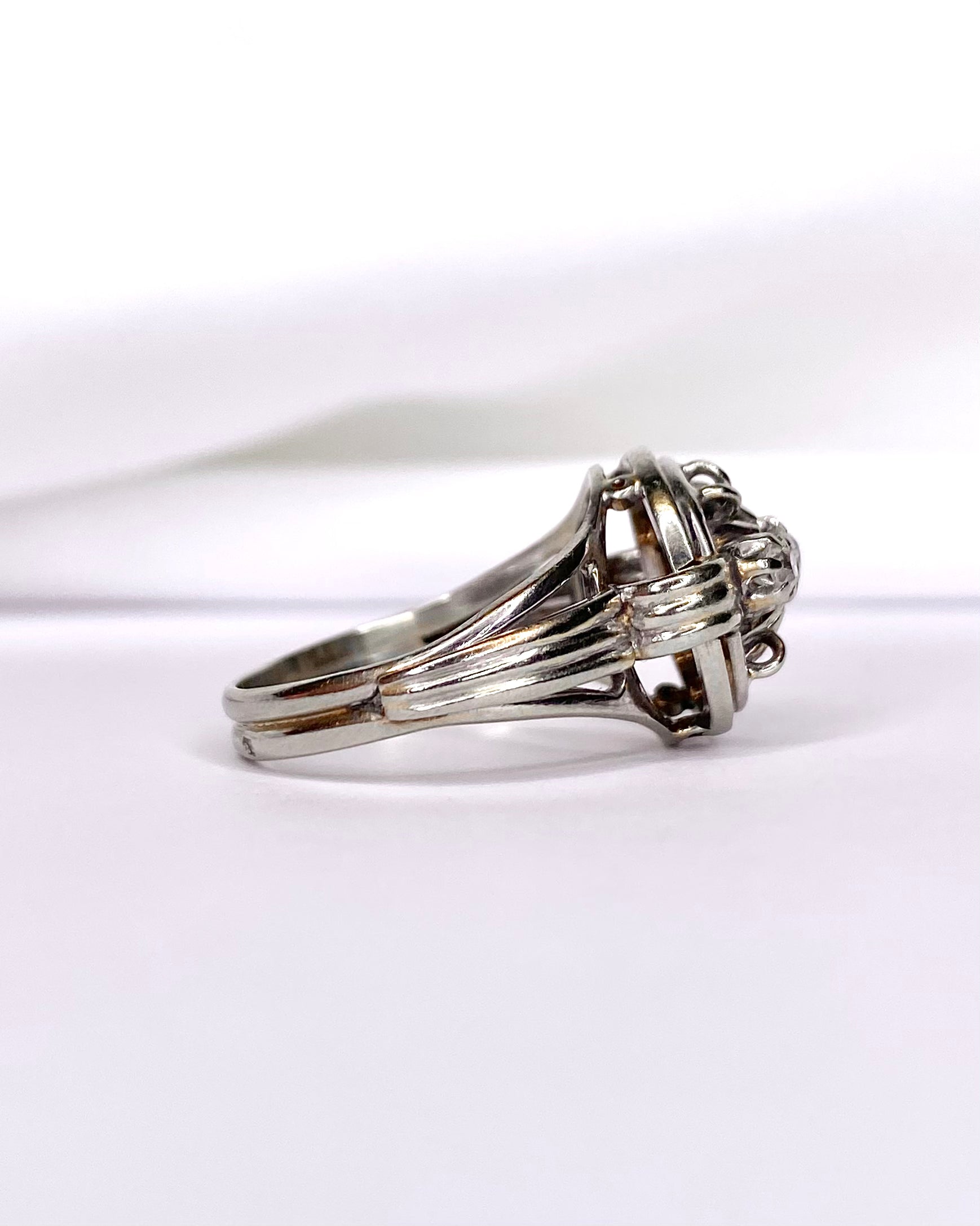 Anillo estilo Art Déco con diamantes 0,25 quilates y oro de 18 quilates 5,85 g "Romy"
