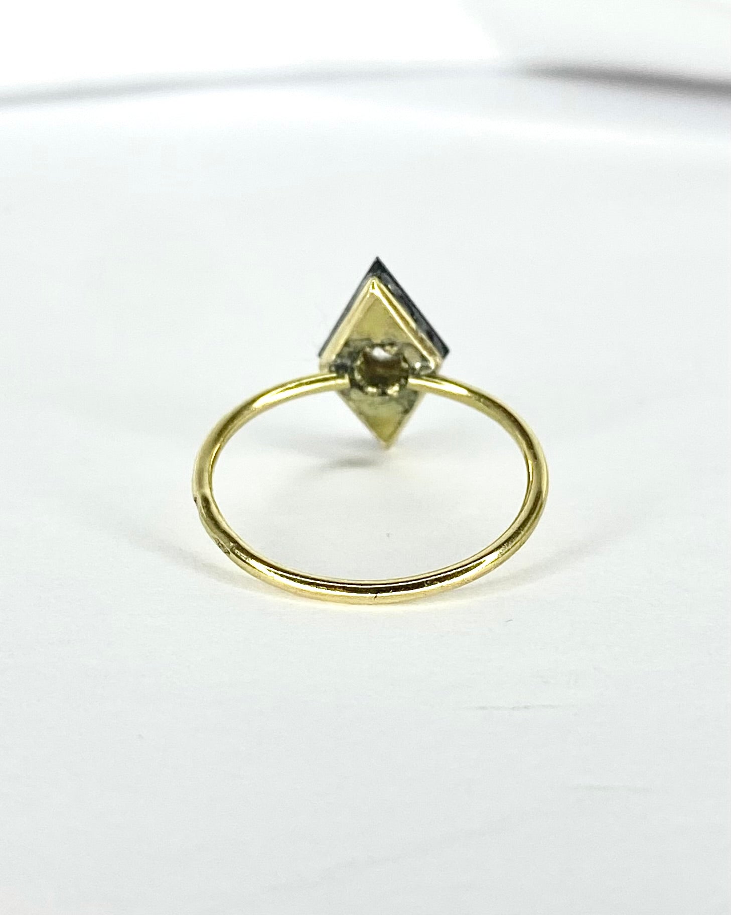 Anillo Art Déco Ónix y Diamante "Zoé"